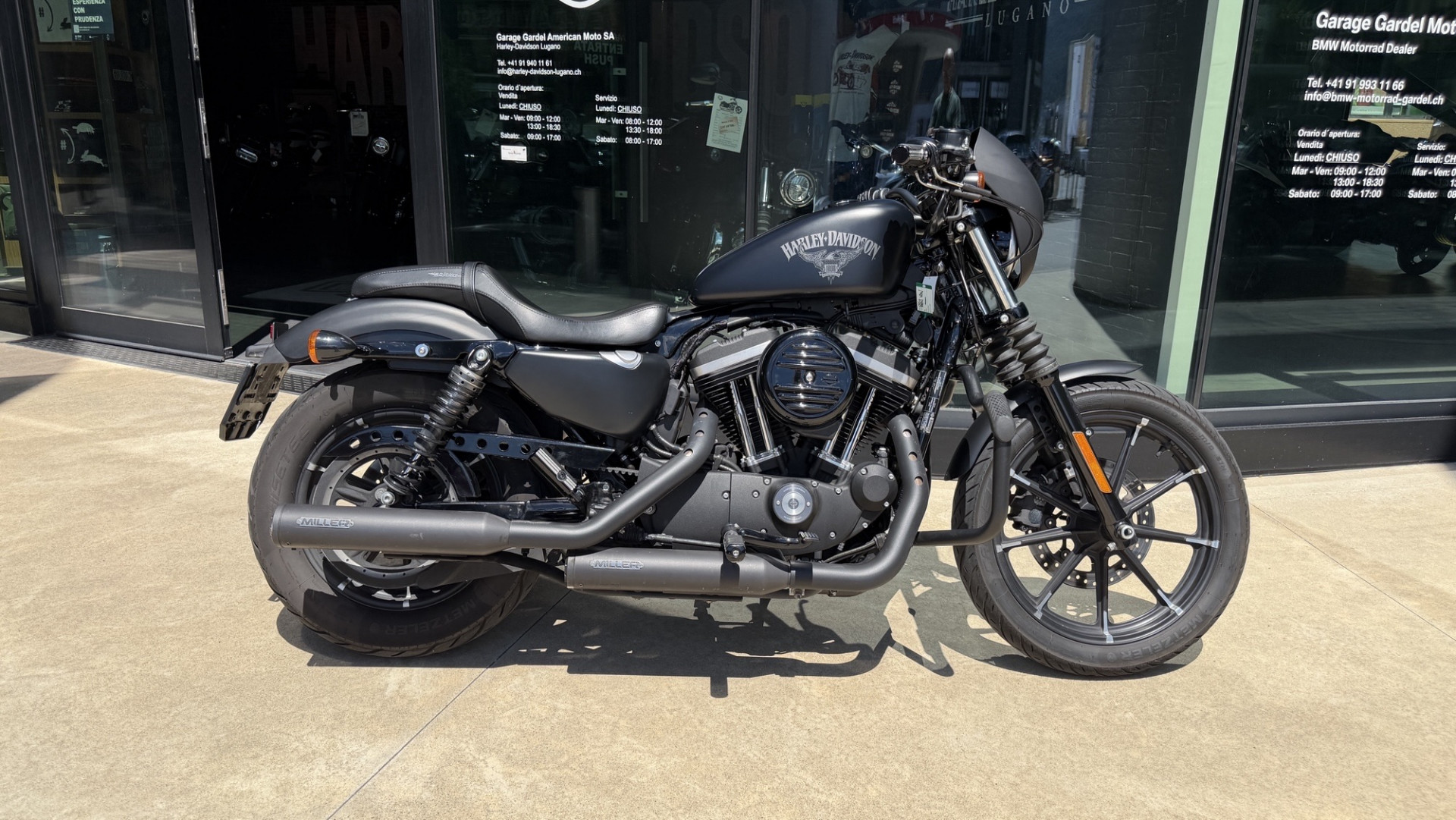 HARLEY-DAVIDSON XL 883 N Sportster Iron