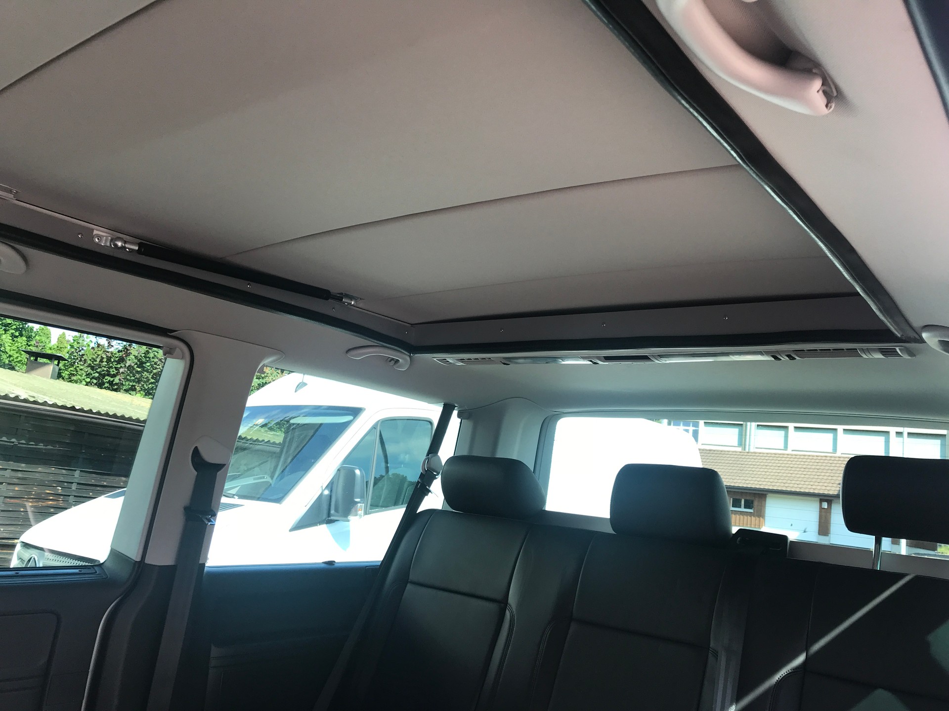 VW T6 Caravelle Highline TSI 2.0 4Motion mit 4 Schlafplätzen-image-4