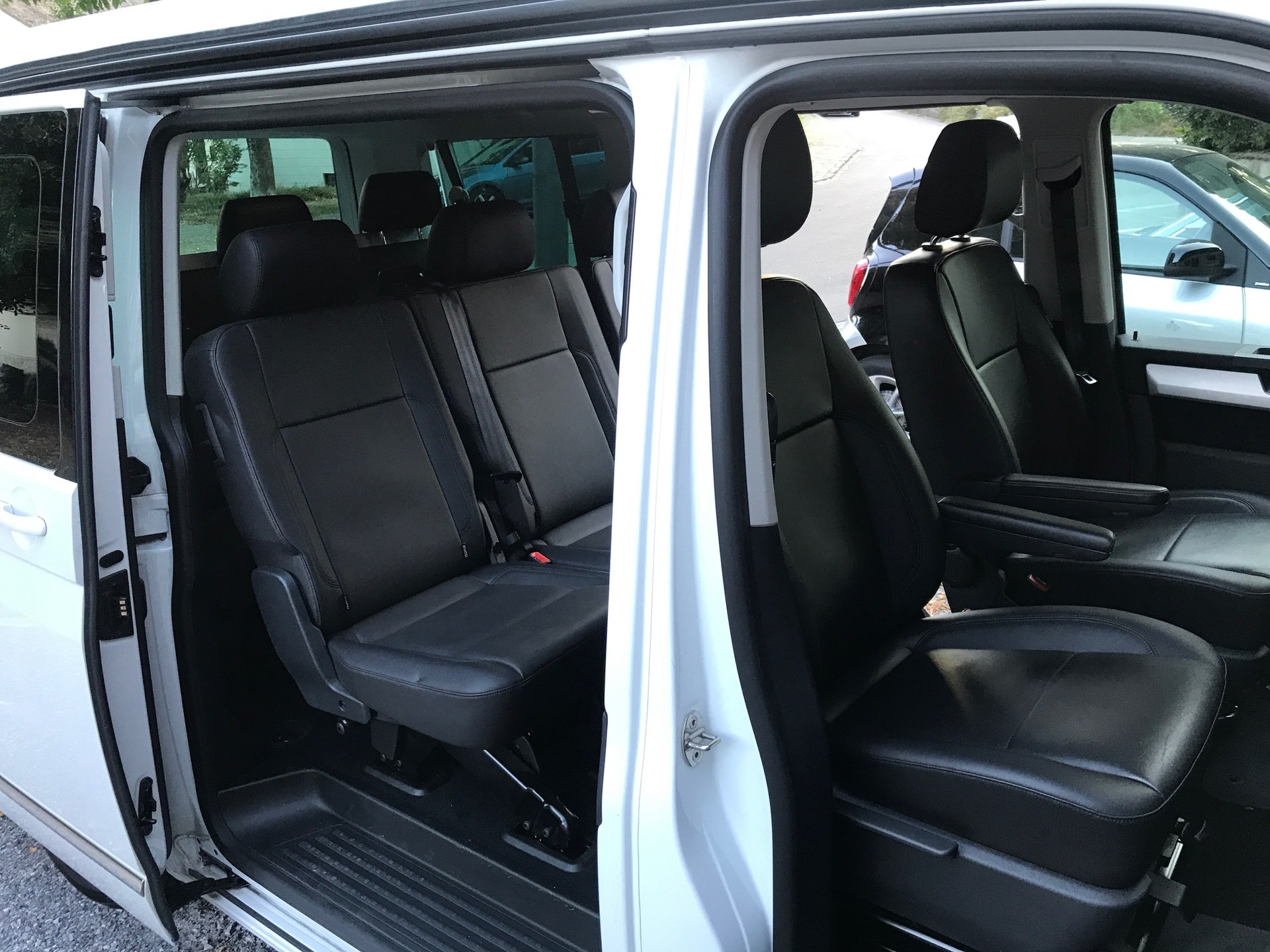 VW T6 Caravelle Highline TSI 2.0 4Motion mit 4 Schlafplätzen-image-1