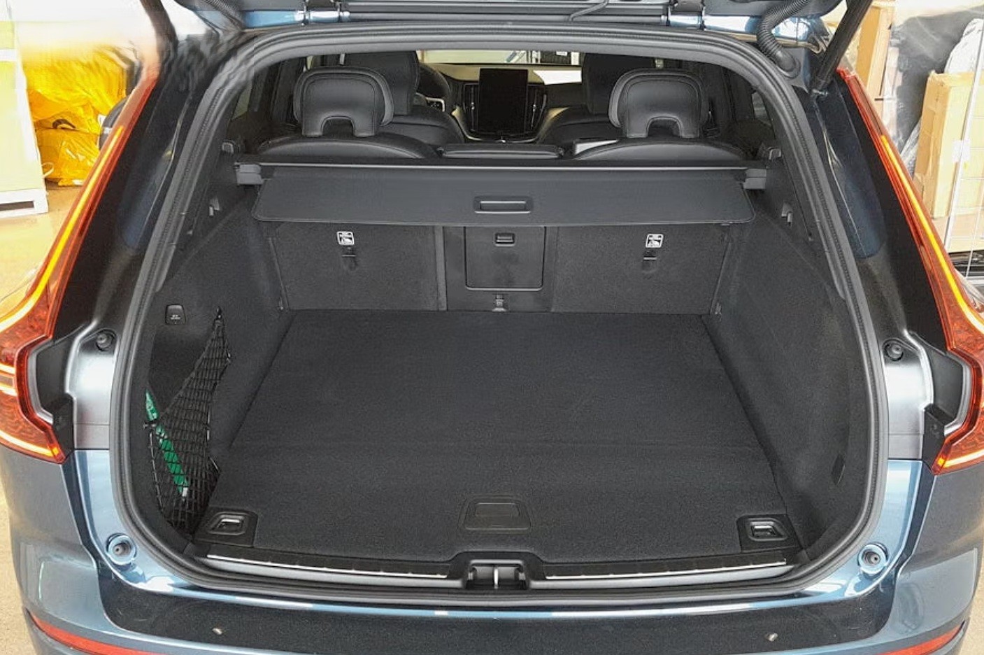 VOLVO XC60 T6 eAWD PluginHybrid Plus Dark Geartronic-image-6