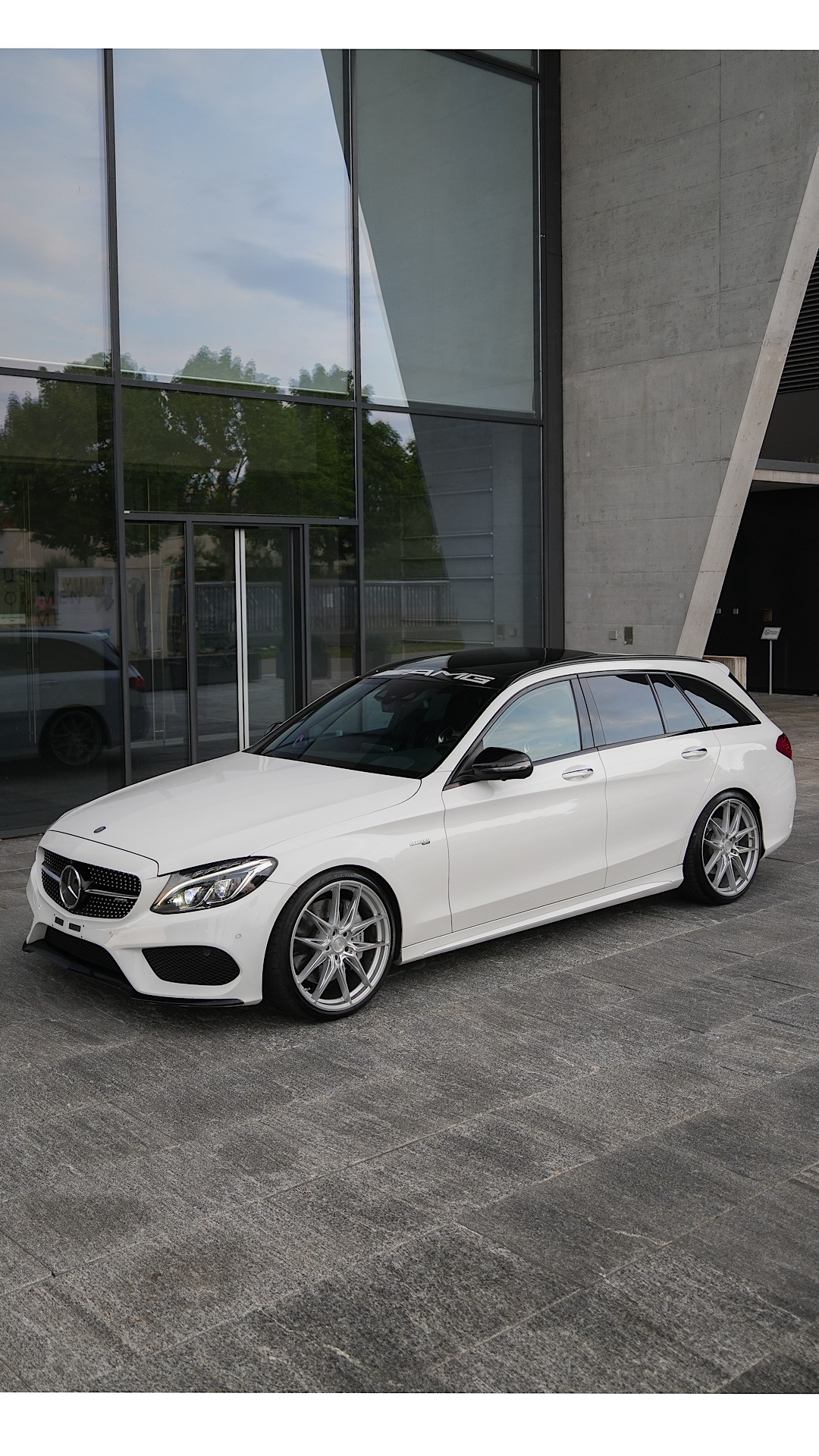 MERCEDES-BENZ C 43 AMG 4matic-image-2