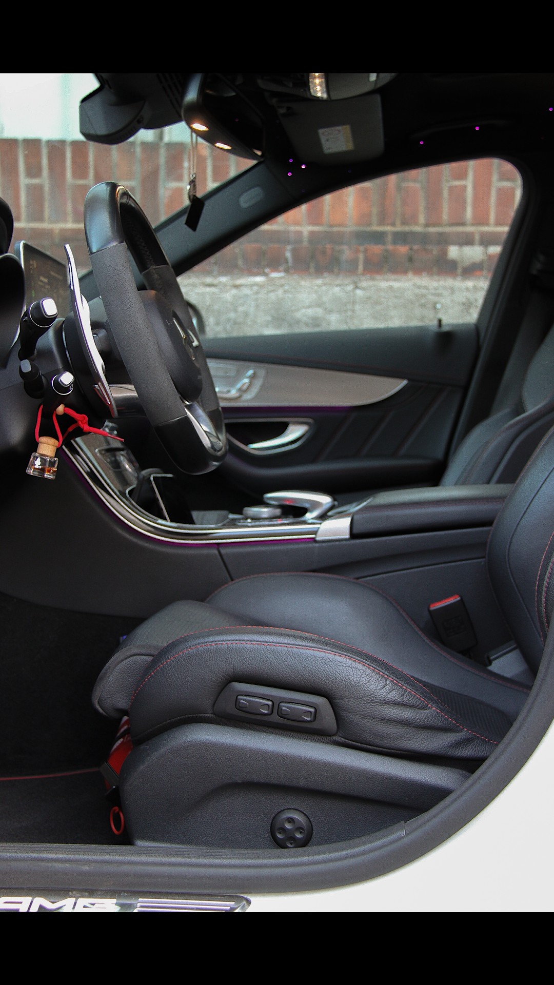 MERCEDES-BENZ C 43 AMG 4matic-image-9