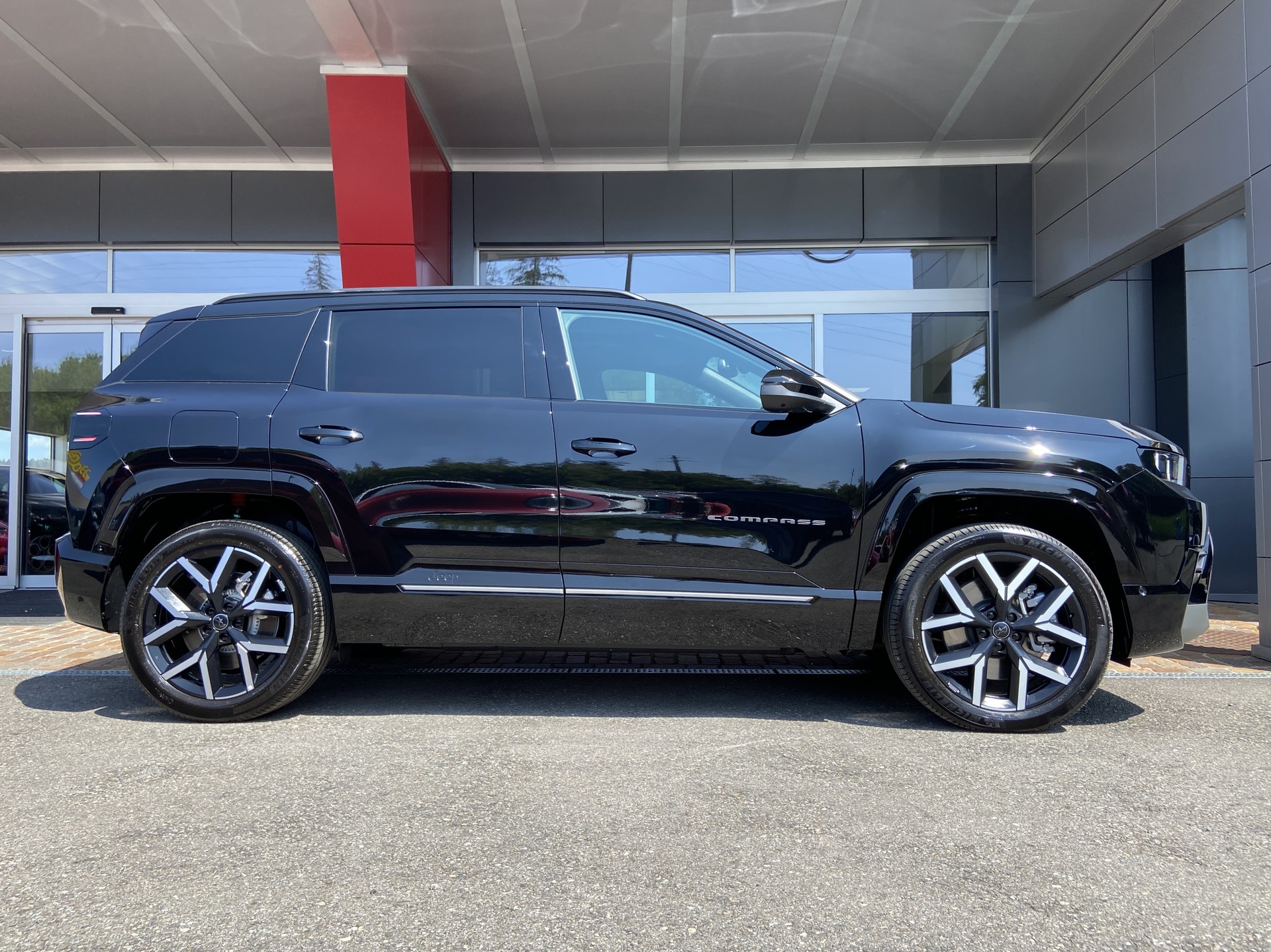 JEEP Compass 1.6 T PHEV Summit Premium Sky-image-18