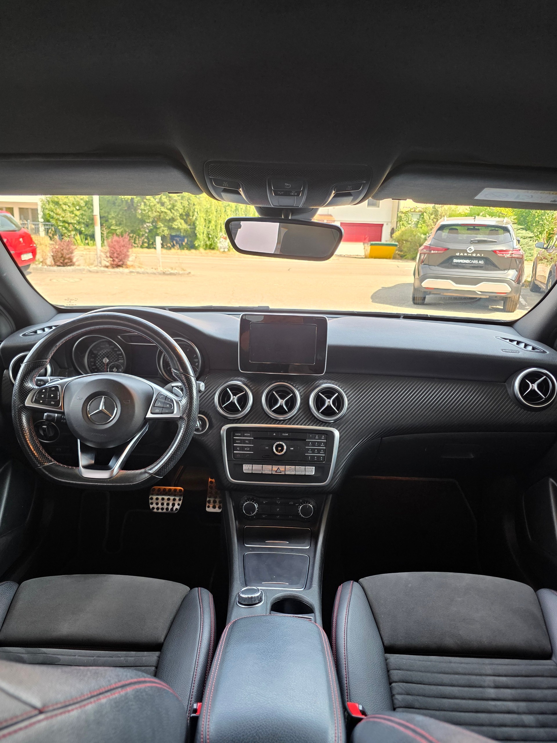MERCEDES-BENZ A 180 *AMG Paket *Facelift *Led Scheinwerfer *Parksensoren-image-5