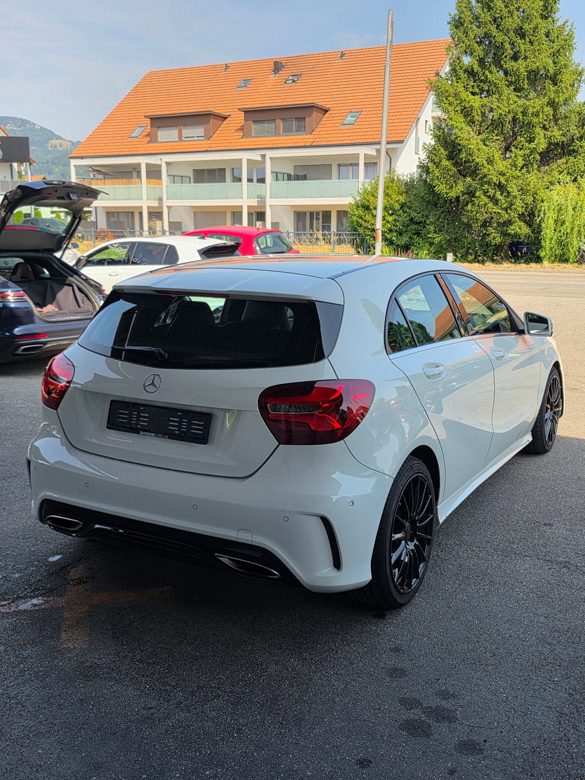 MERCEDES-BENZ A 180 *AMG Paket *Facelift *Led Scheinwerfer *Parksensoren-image-3