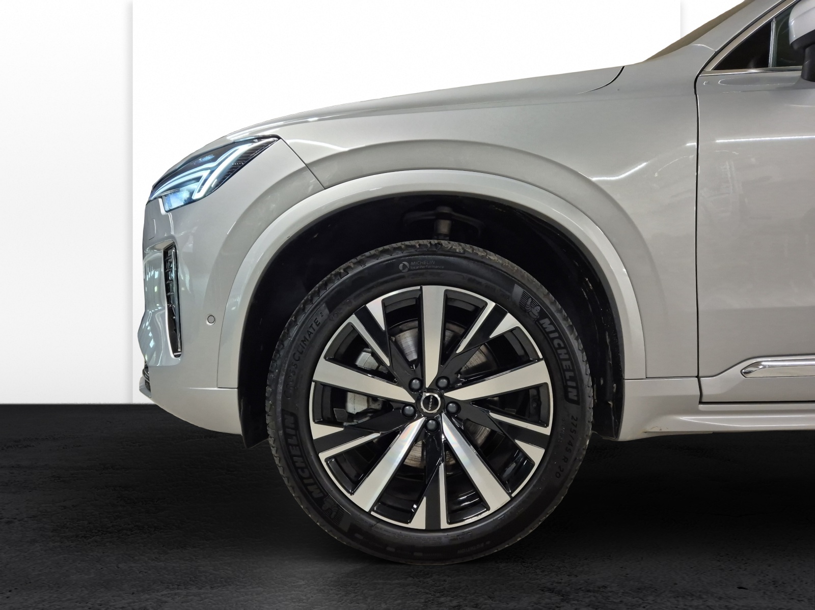 VOLVO XC90 2.0 B5 MH Plus Bright AWD-image-19