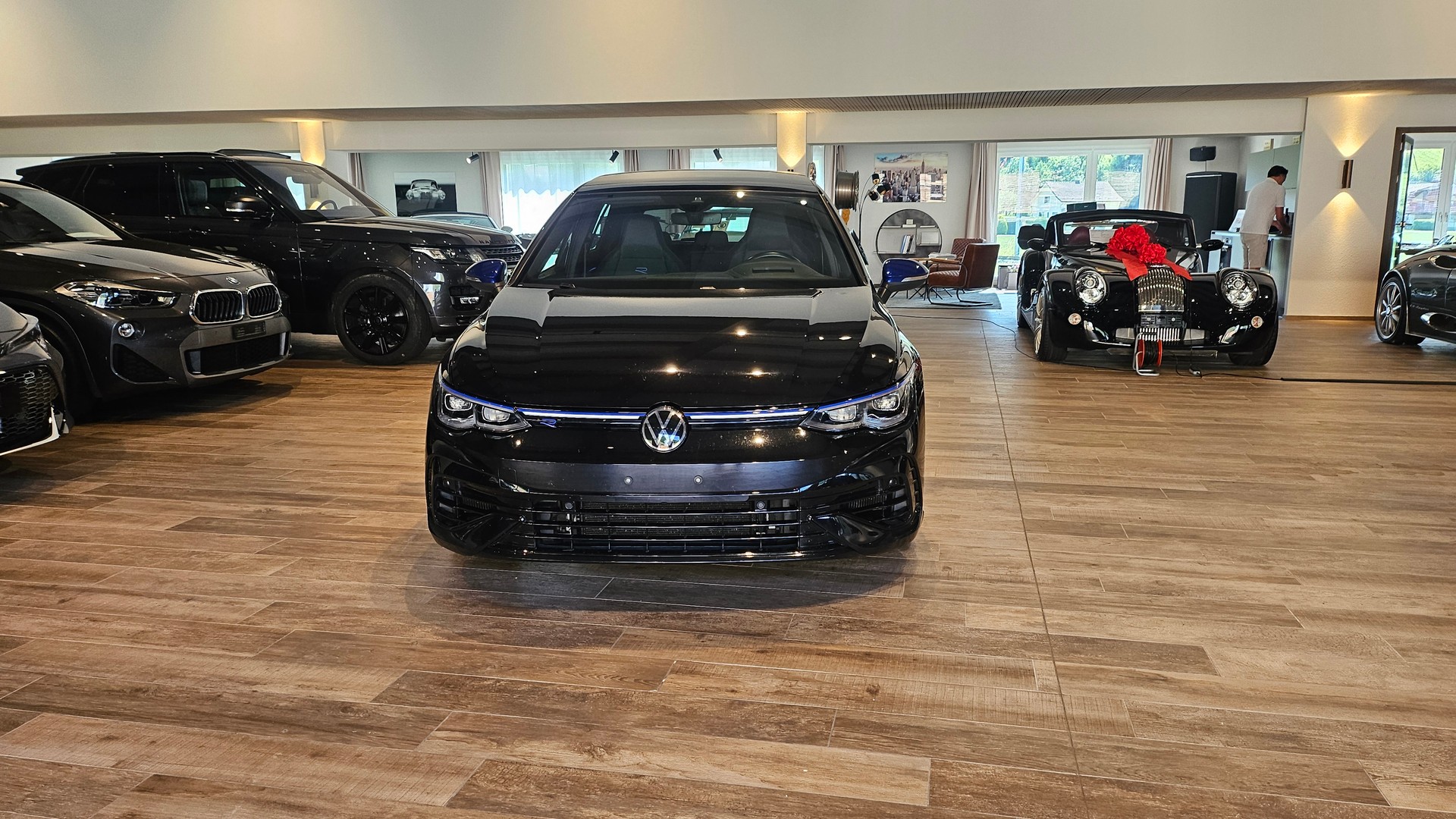 VW Golf 2.0 TSI R DSG 4Motion R 20 Years APT 400PS Akrapovic-showroom-element-2