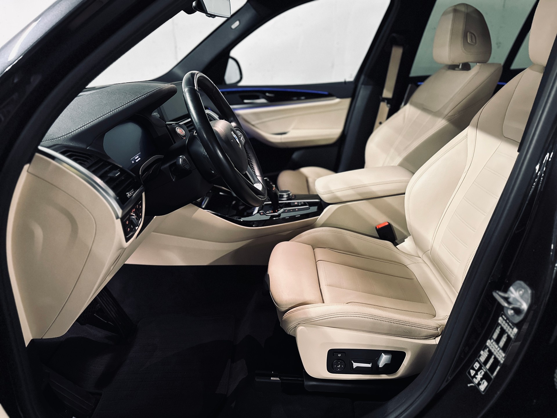 BMW X3 20d x-Drive Luxury Line-image-6