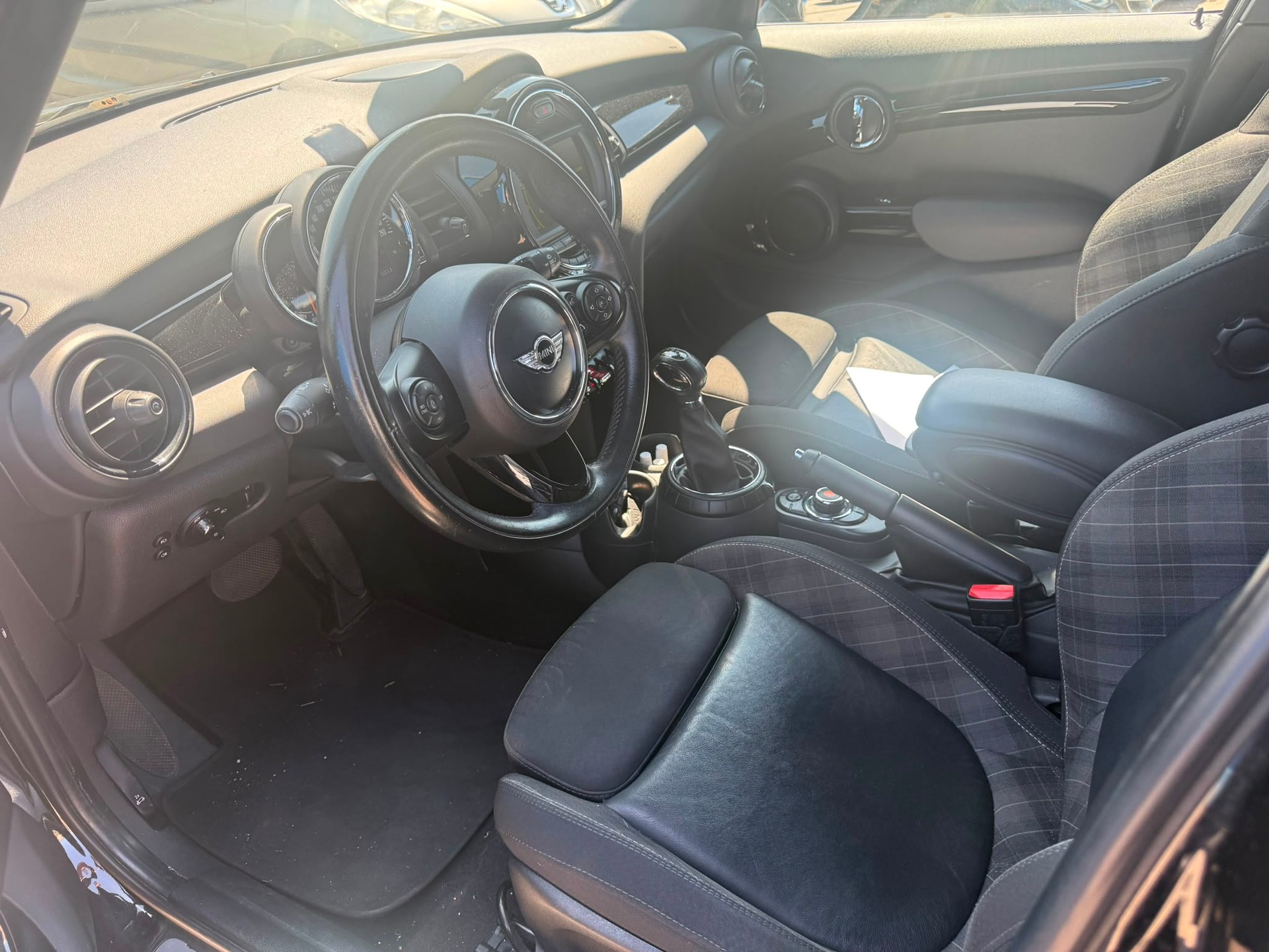 MINI Cooper Steptronic-image-3