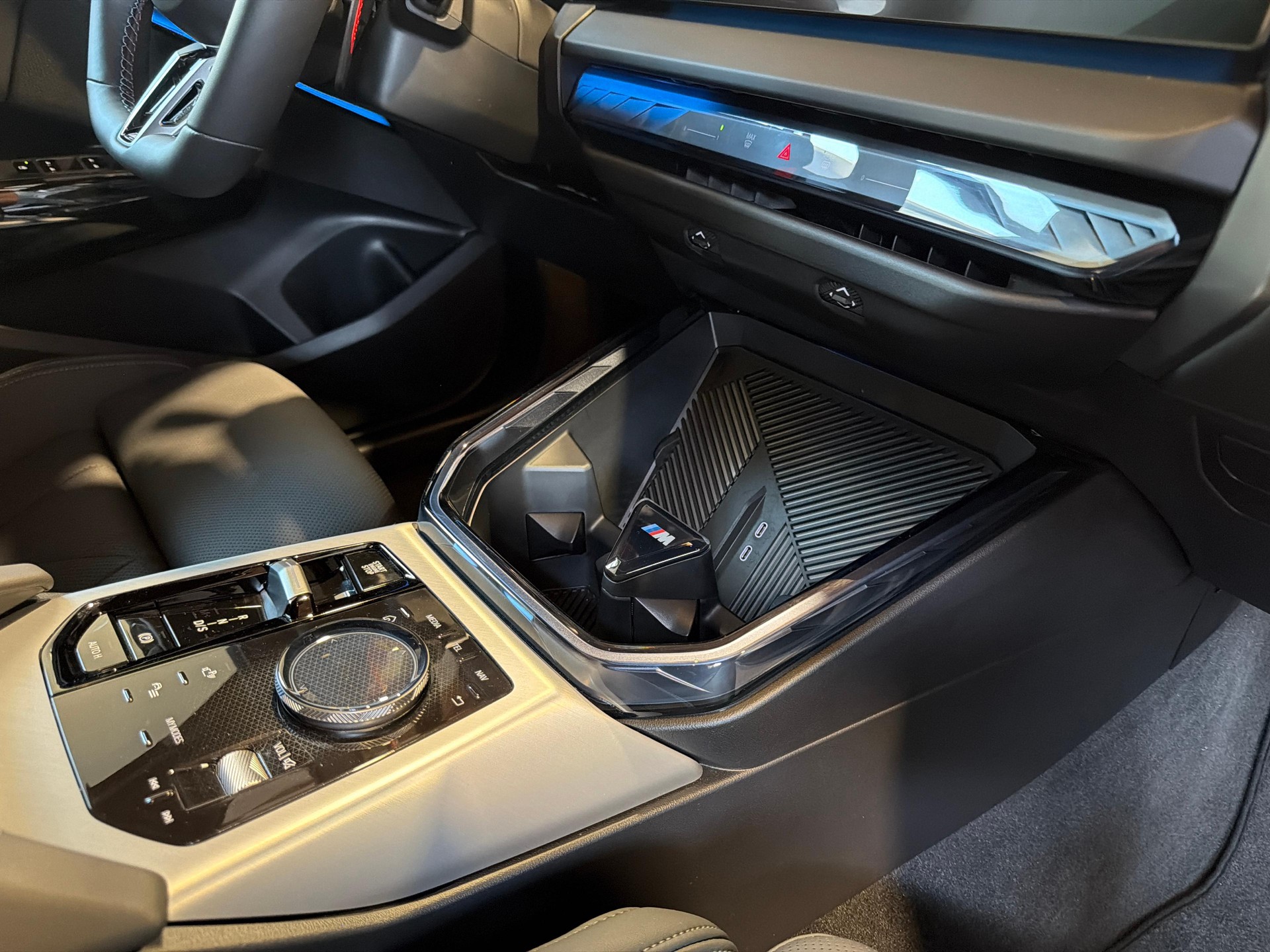 BMW X3 M50i-image-16