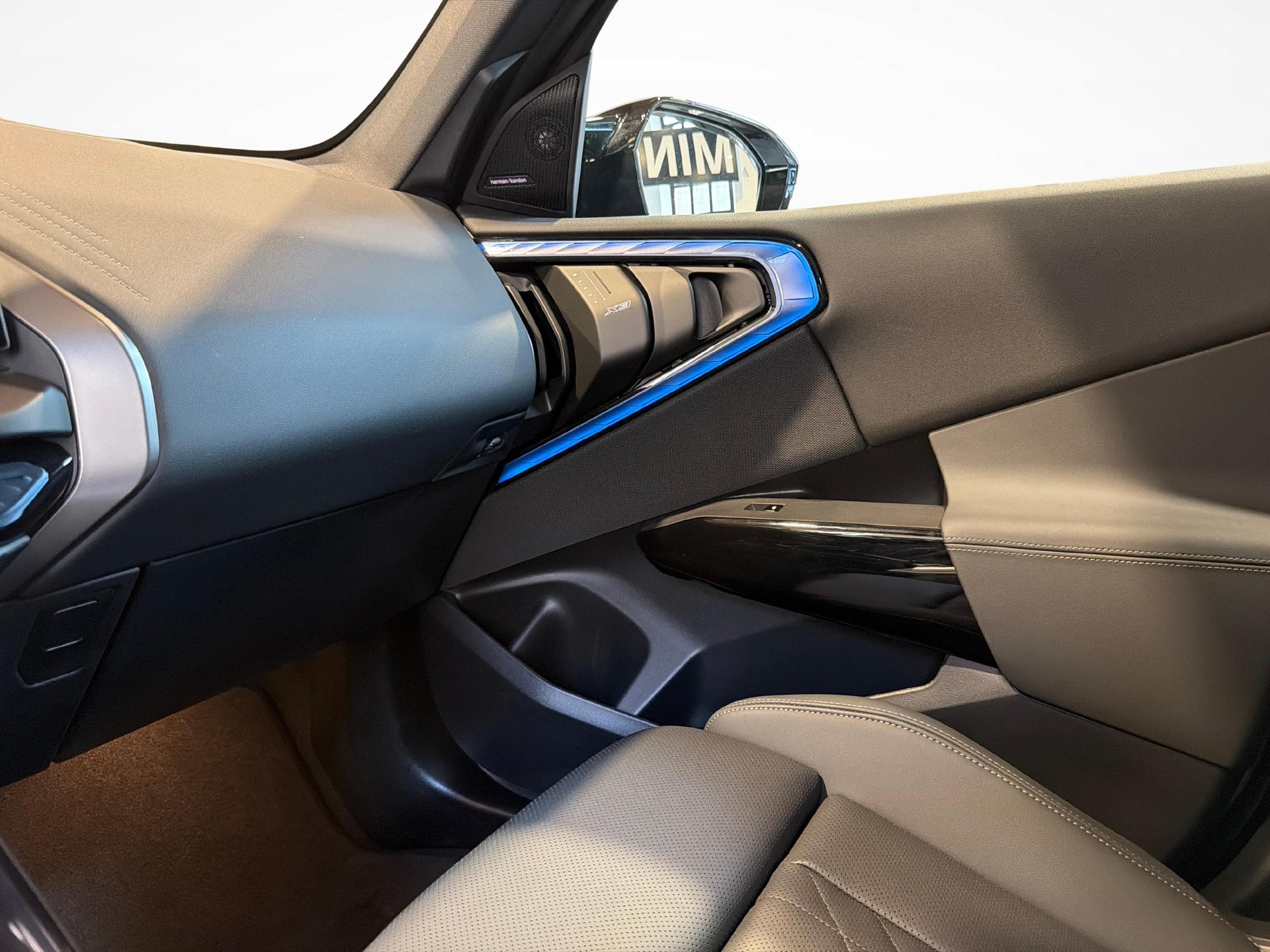 BMW X3 M50i-image-19