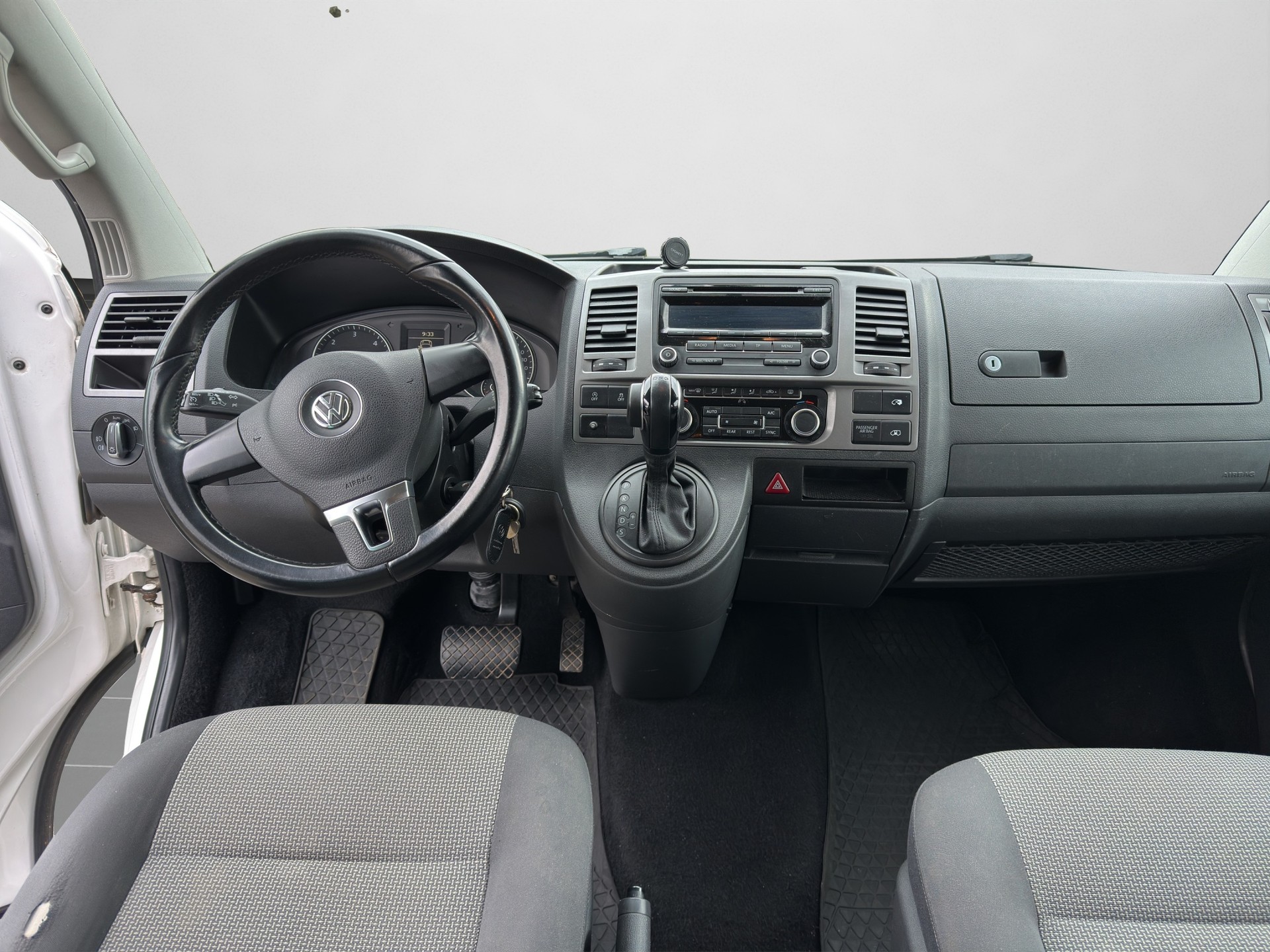 VW T5 Caravelle Comfortline 2.0 TDI CR DSG-image-12