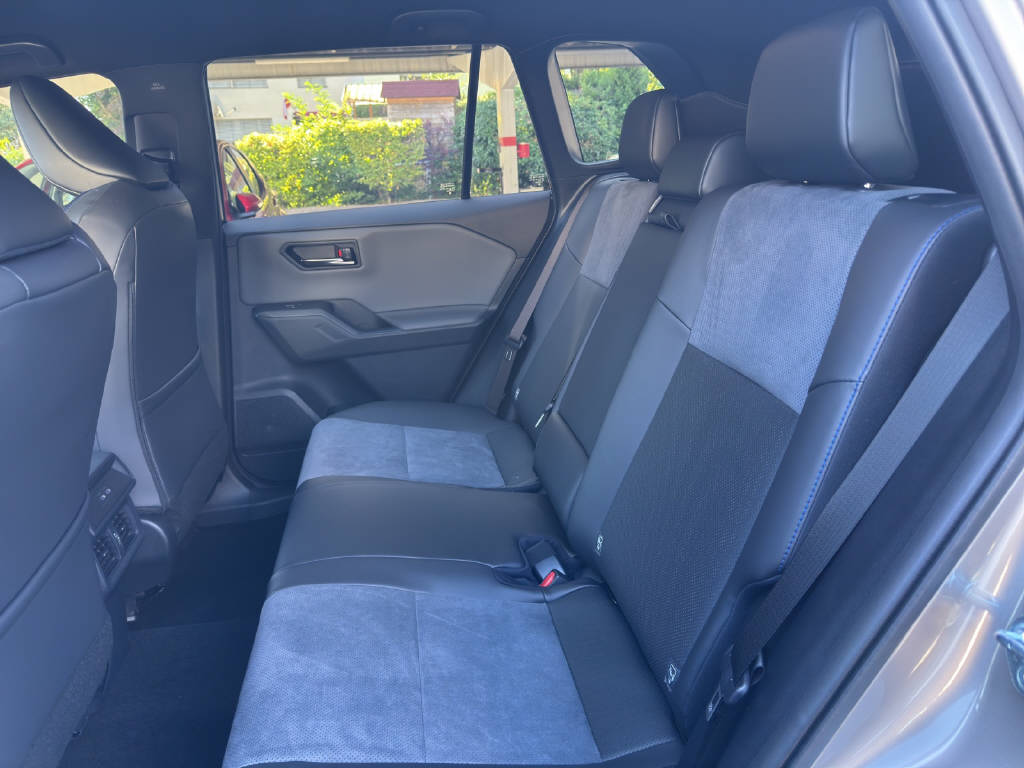 TOYOTA RAV-4 2.5 Plug-In-Hybrid Style-image-14