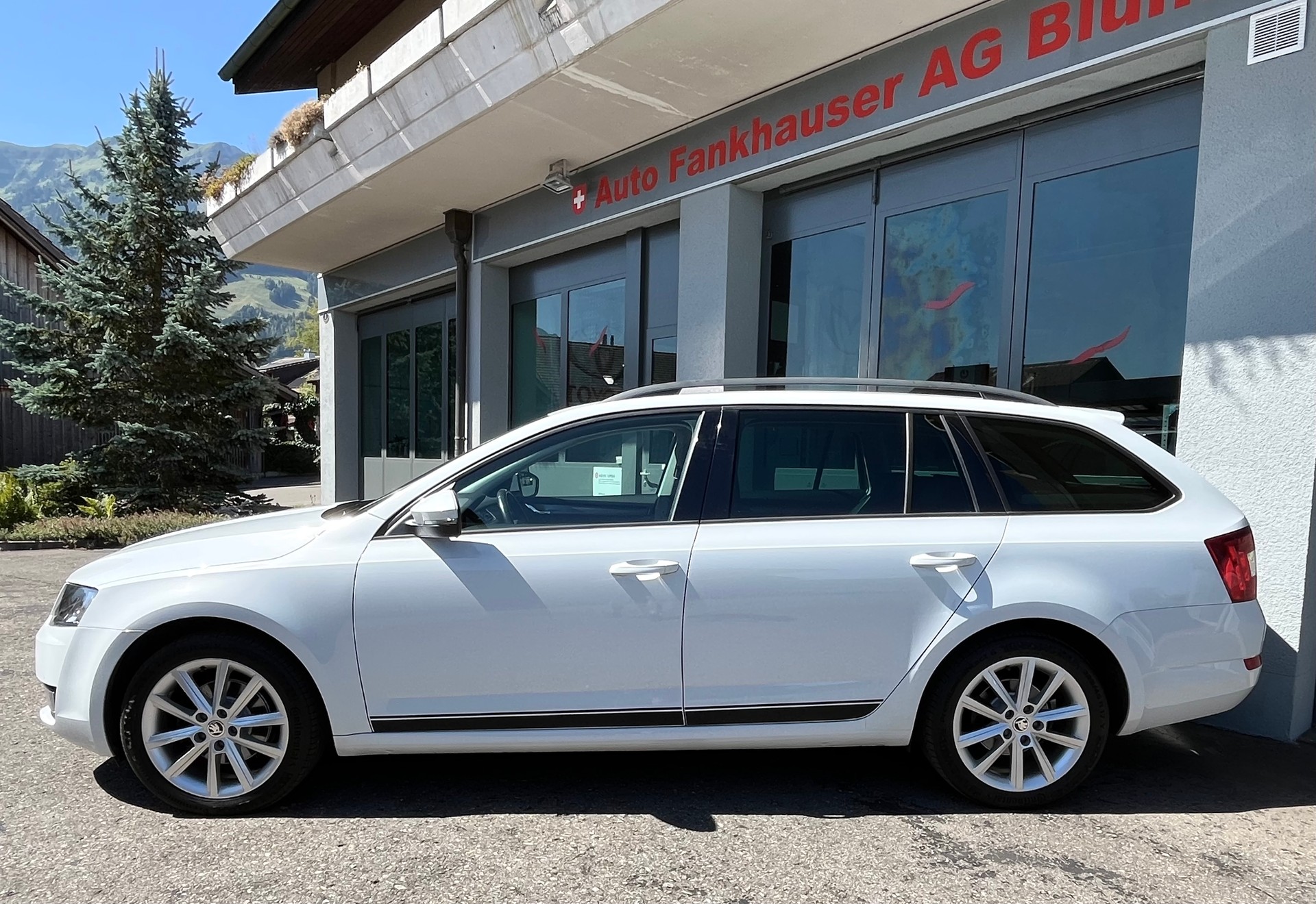 SKODA Octavia Combi 2.0 TDI Ambition 4x4-image-3