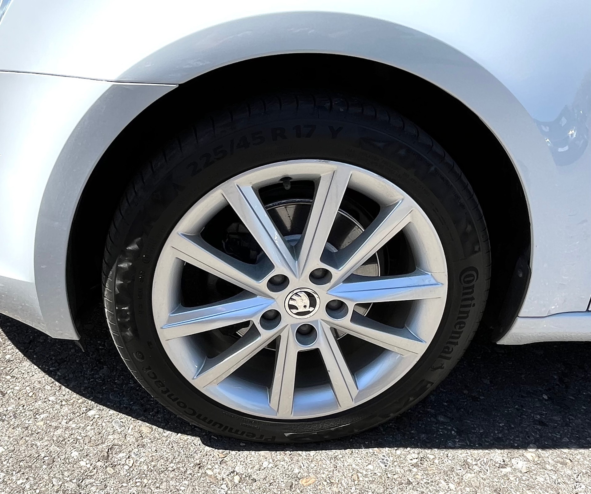 SKODA Octavia Combi 2.0 TDI Ambition 4x4-image-7