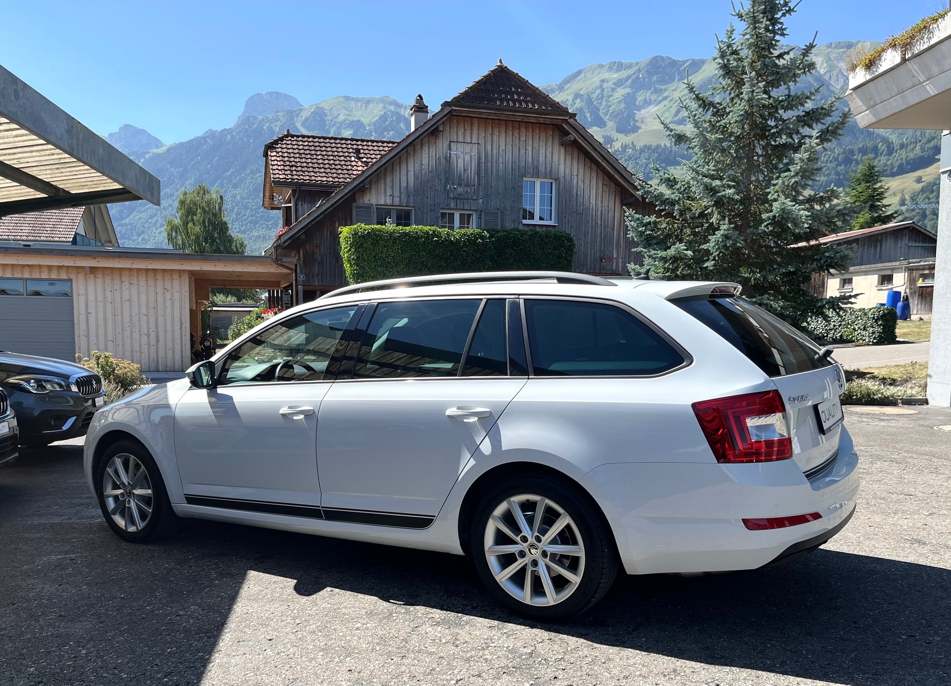 SKODA Octavia Combi 2.0 TDI Ambition 4x4-image-4