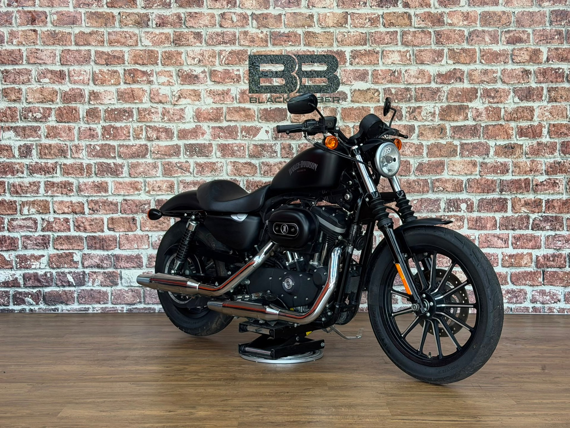 HARLEY-DAVIDSON XL 883 N Sportster Iron (25kW)