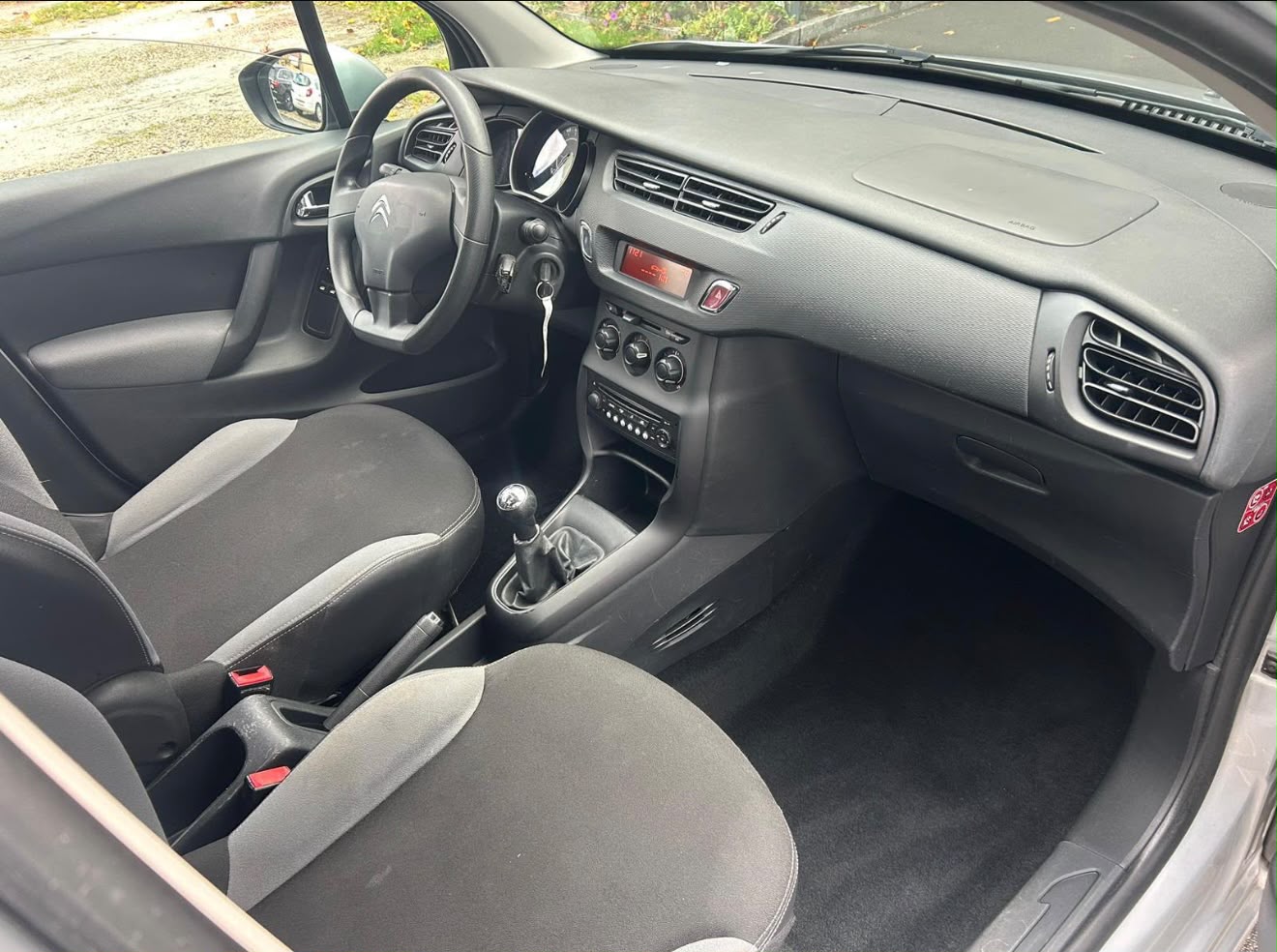 CITROEN C3 1.4i Attraction-image-3