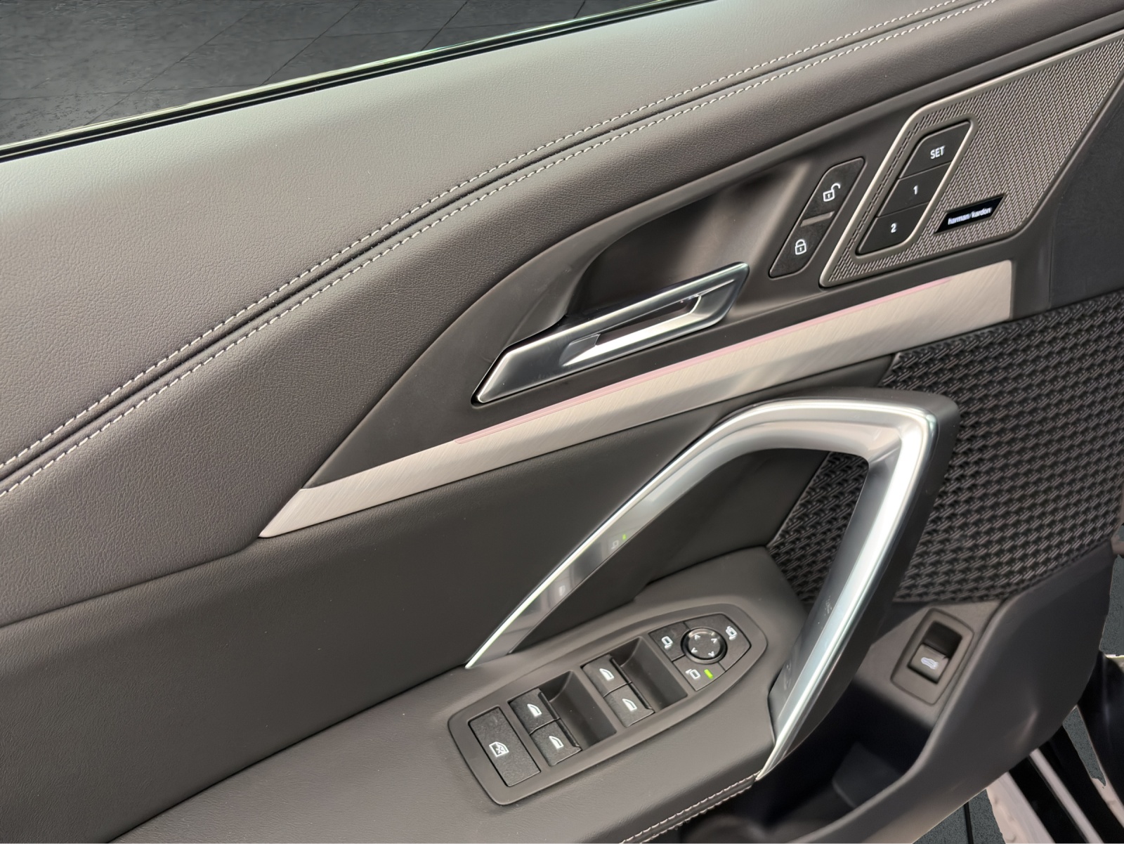 BMW X1 23i xDrive paddles-image-15