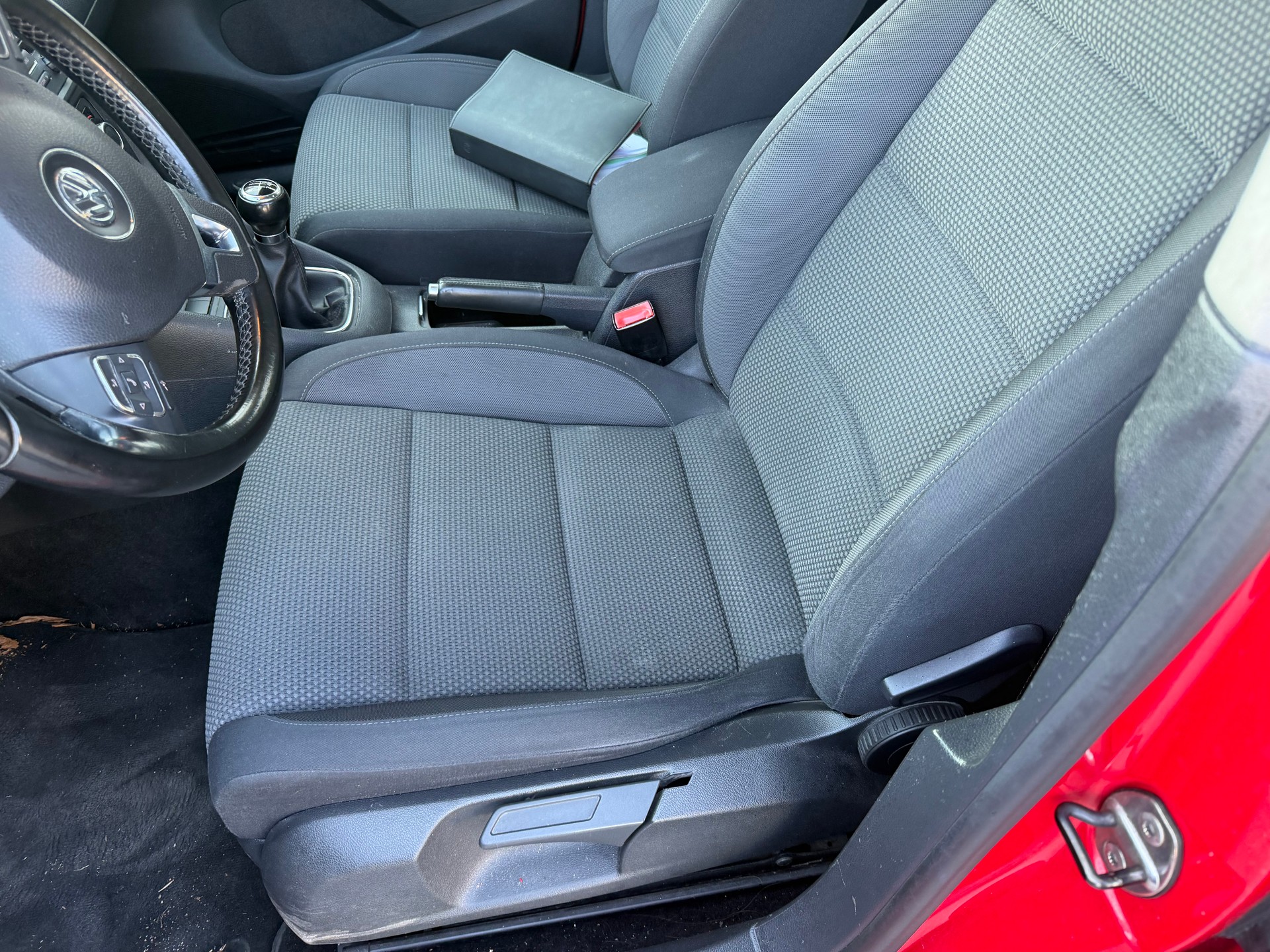 VW Golf 2.0 TDI Comfortline 4Motion-image-5