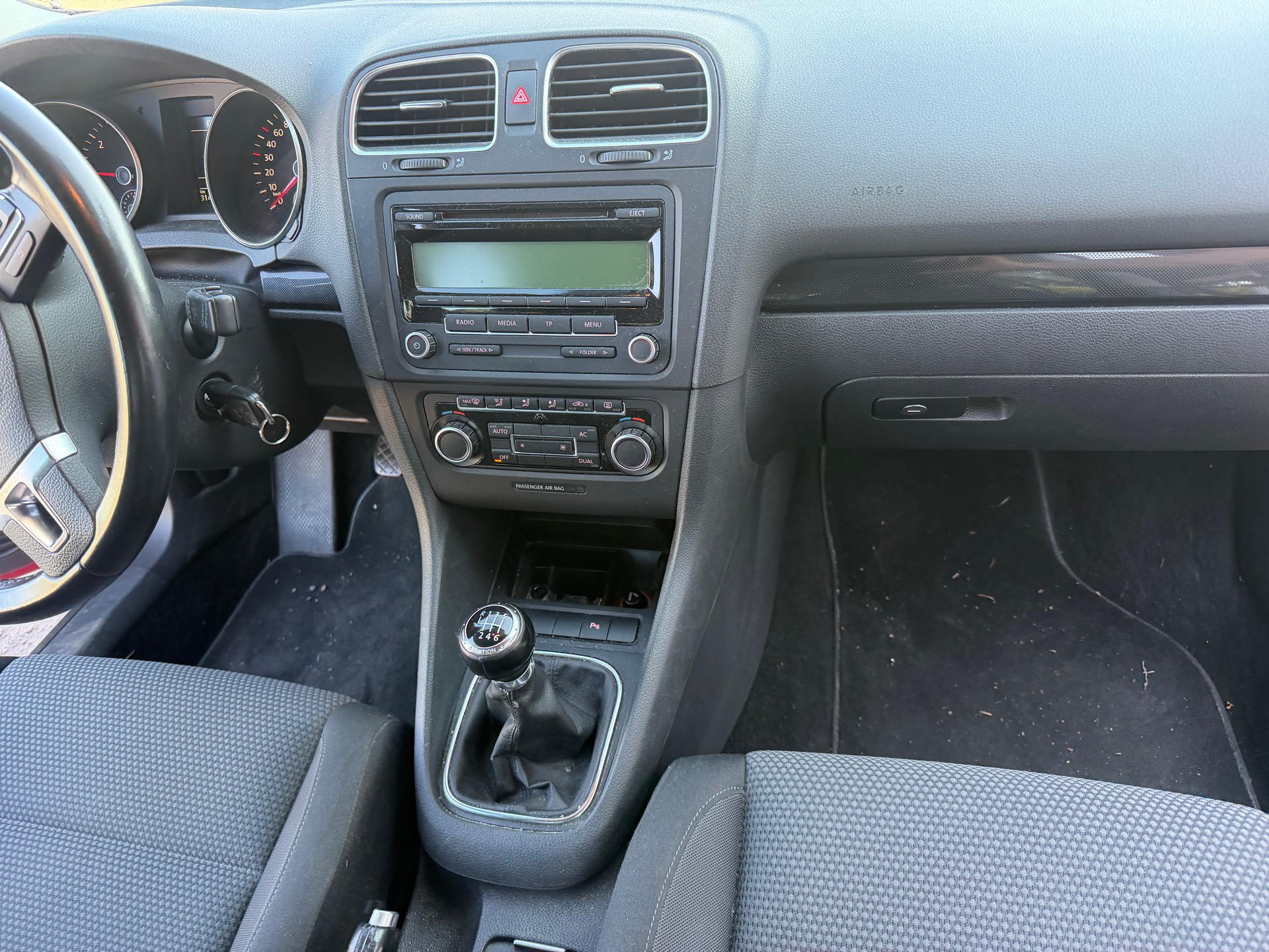 VW Golf 2.0 TDI Comfortline 4Motion-image-10