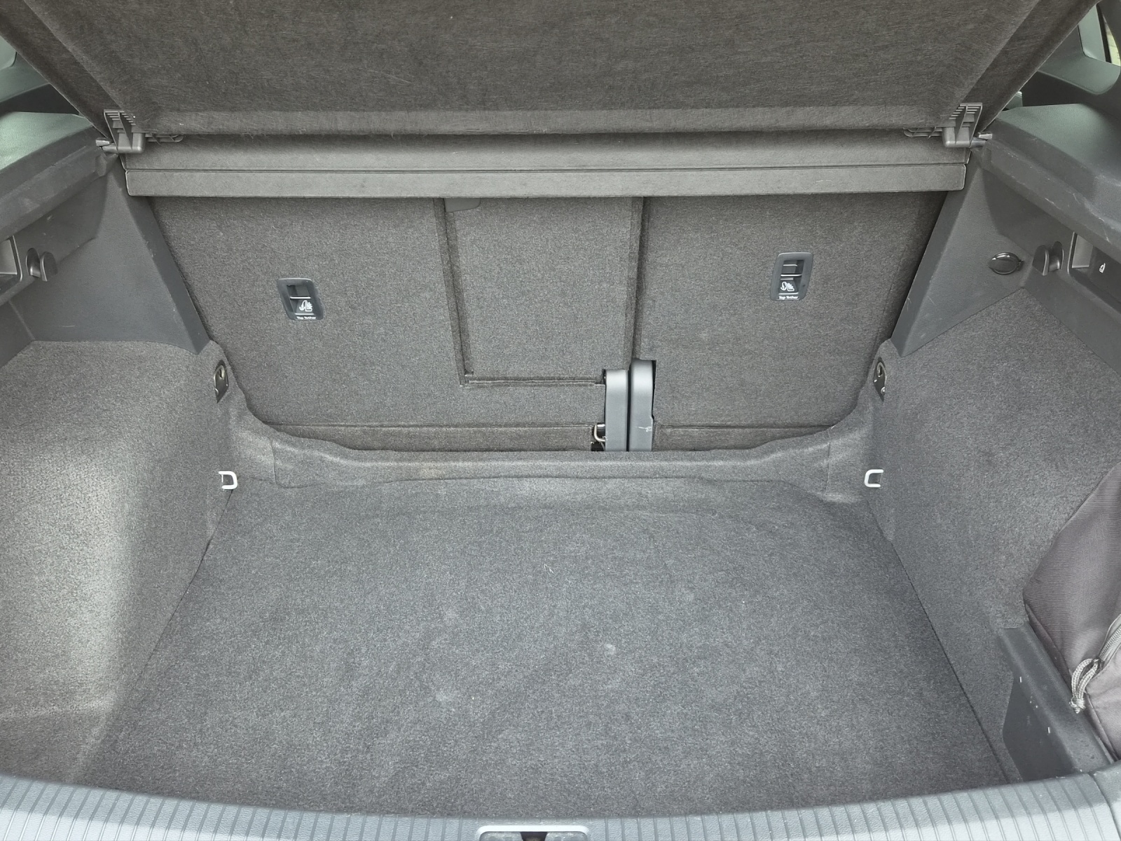 VW Tiguan 2.0TSI R 4Motion DSG-image-9