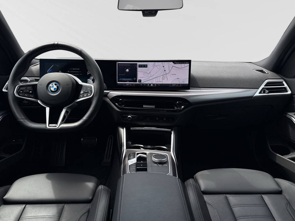 BMW 330e xDrive Steptronic M Sport-image-6