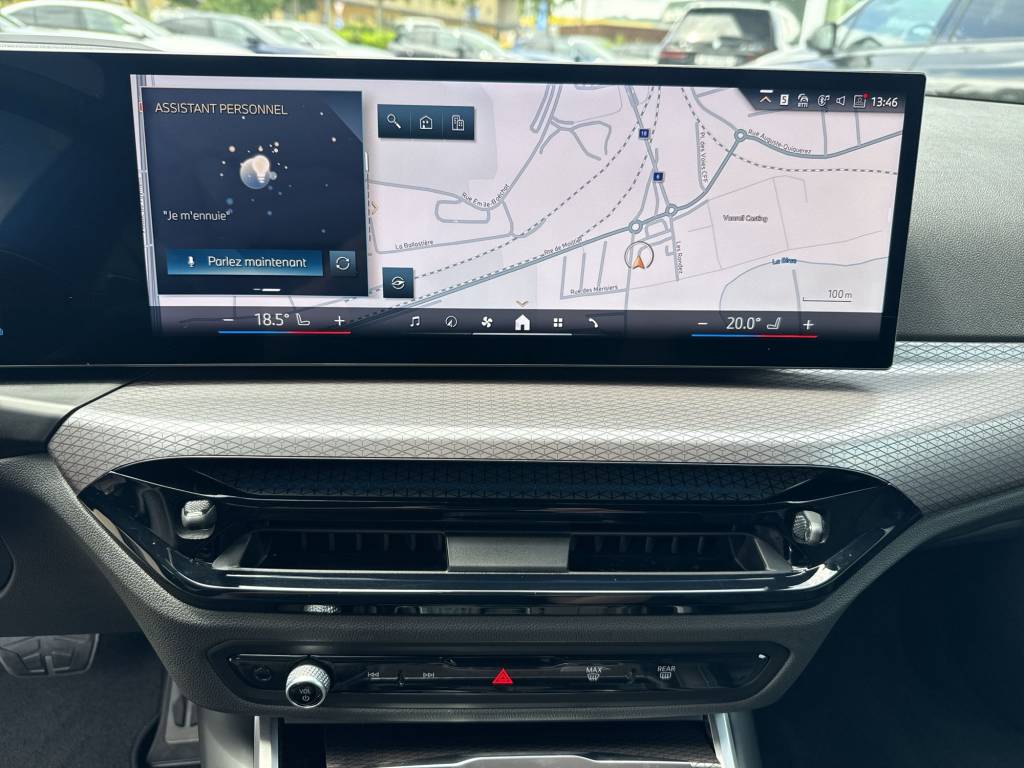 BMW 330e xDrive Steptronic M Sport-image-11