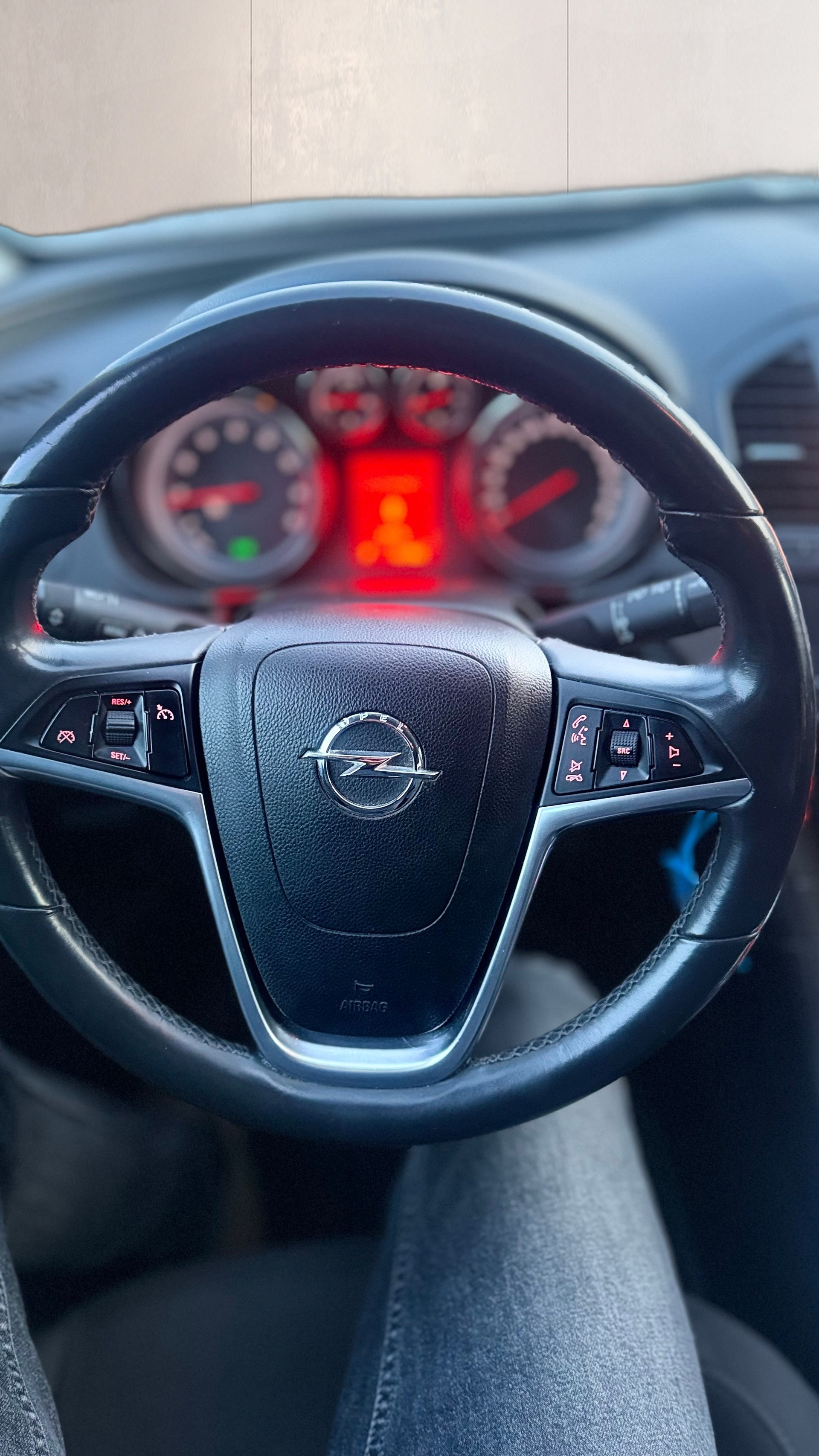 OPEL Insignia ST 2.0 Turbo Cosmo 4WD Aut.-image-10