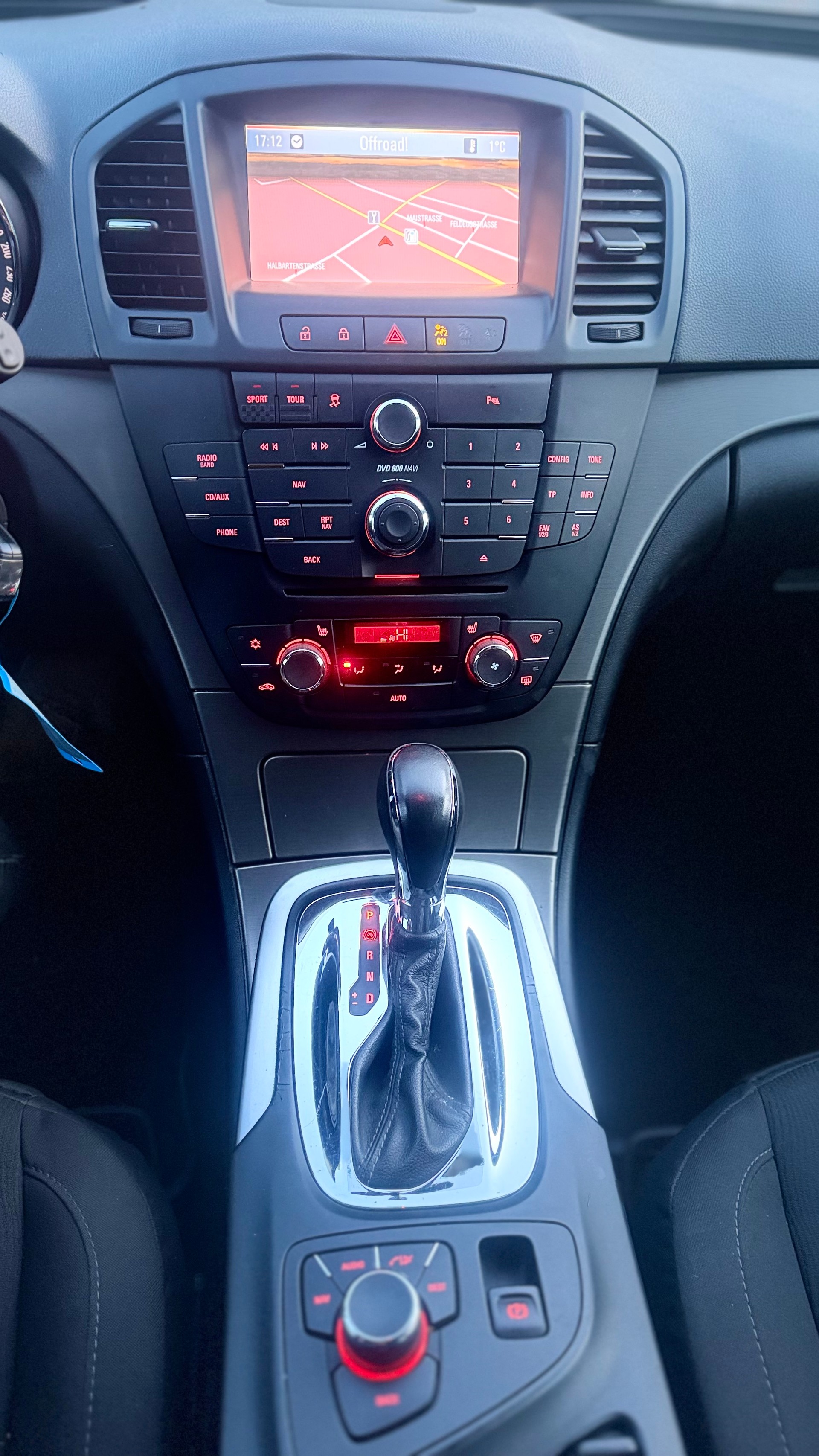 OPEL Insignia ST 2.0 Turbo Cosmo 4WD Aut.-image-12