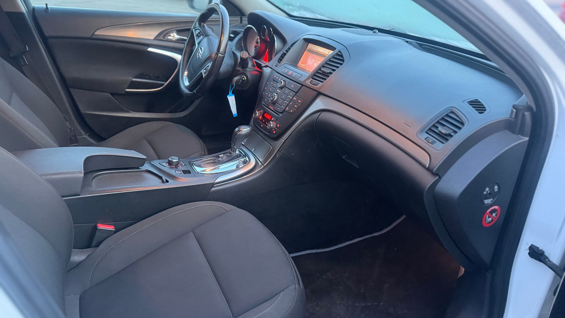 OPEL Insignia ST 2.0 Turbo Cosmo 4WD Aut.-image-6