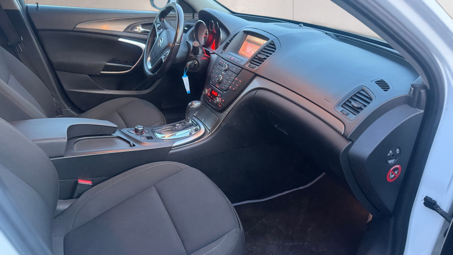 OPEL Insignia ST 2.0 Turbo Cosmo 4WD Aut.-image-6