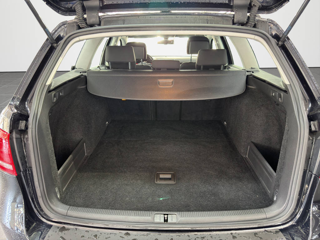 VW Passat Variant 2.0 TDI 170 BlueMT Comfl.-image-14