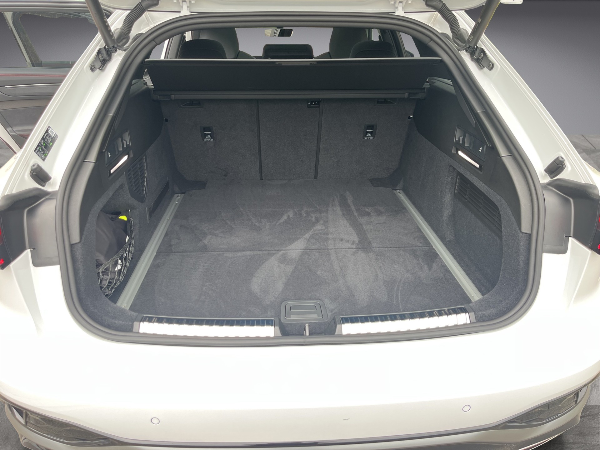 AUDI A6 Avant TFSI quattro 270 kW S tronic*Luftfederung, Allradlenkung, Panodach, Optikpaket-schwarz, 21"Alu, (5-Jahre Garantie)-image-17