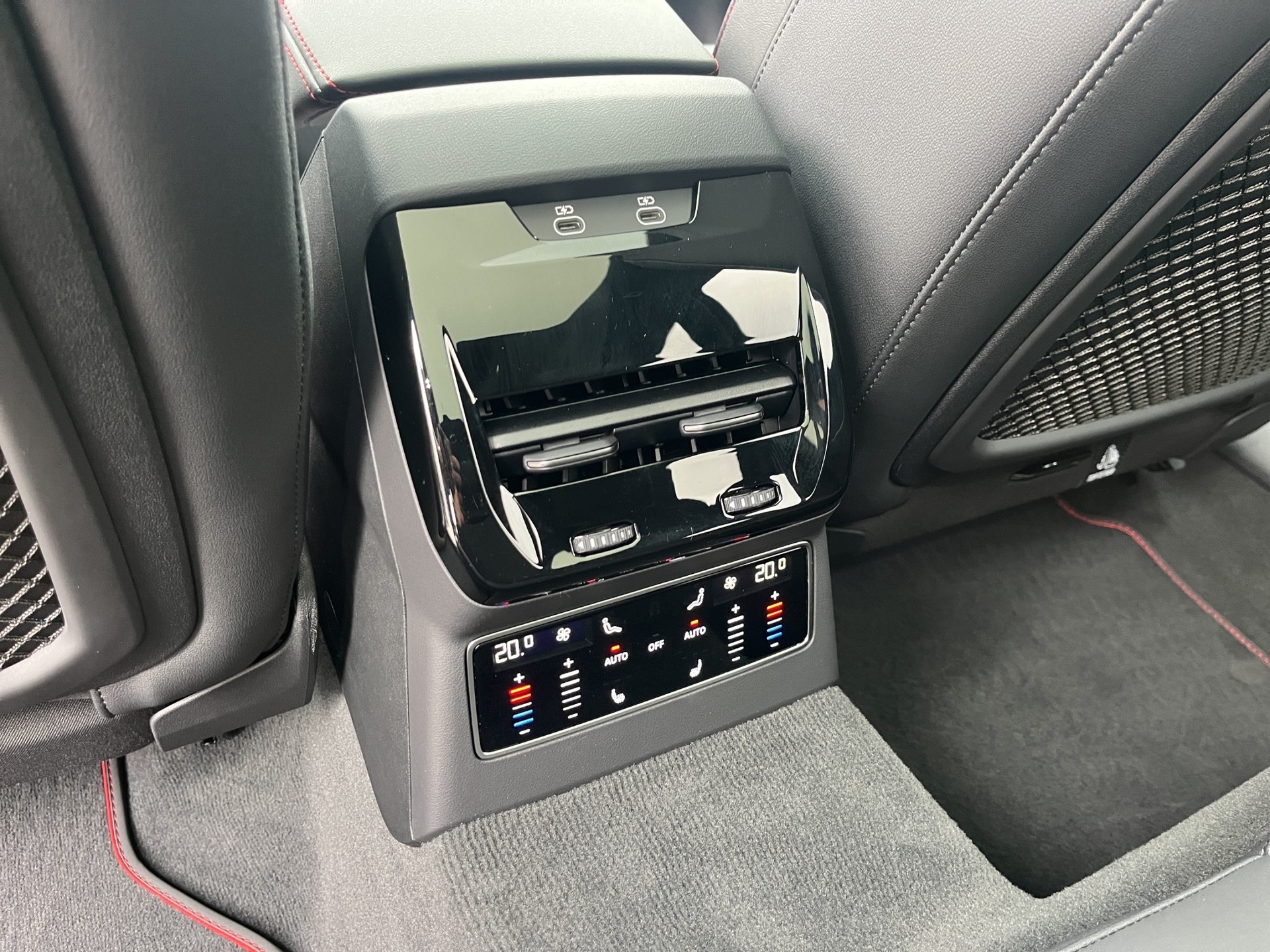 AUDI A6 Avant TFSI quattro 270 kW S tronic*Luftfederung, Allradlenkung, Panodach, Optikpaket-schwarz, 21"Alu, (5-Jahre Garantie)-image-19
