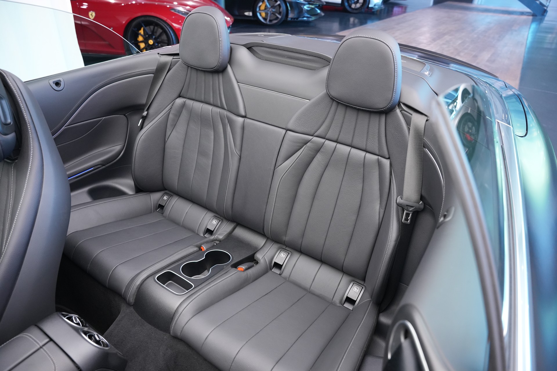 MERCEDES-BENZ CLE 300 Cabrio 4Matic 9G-Tronic-image-17