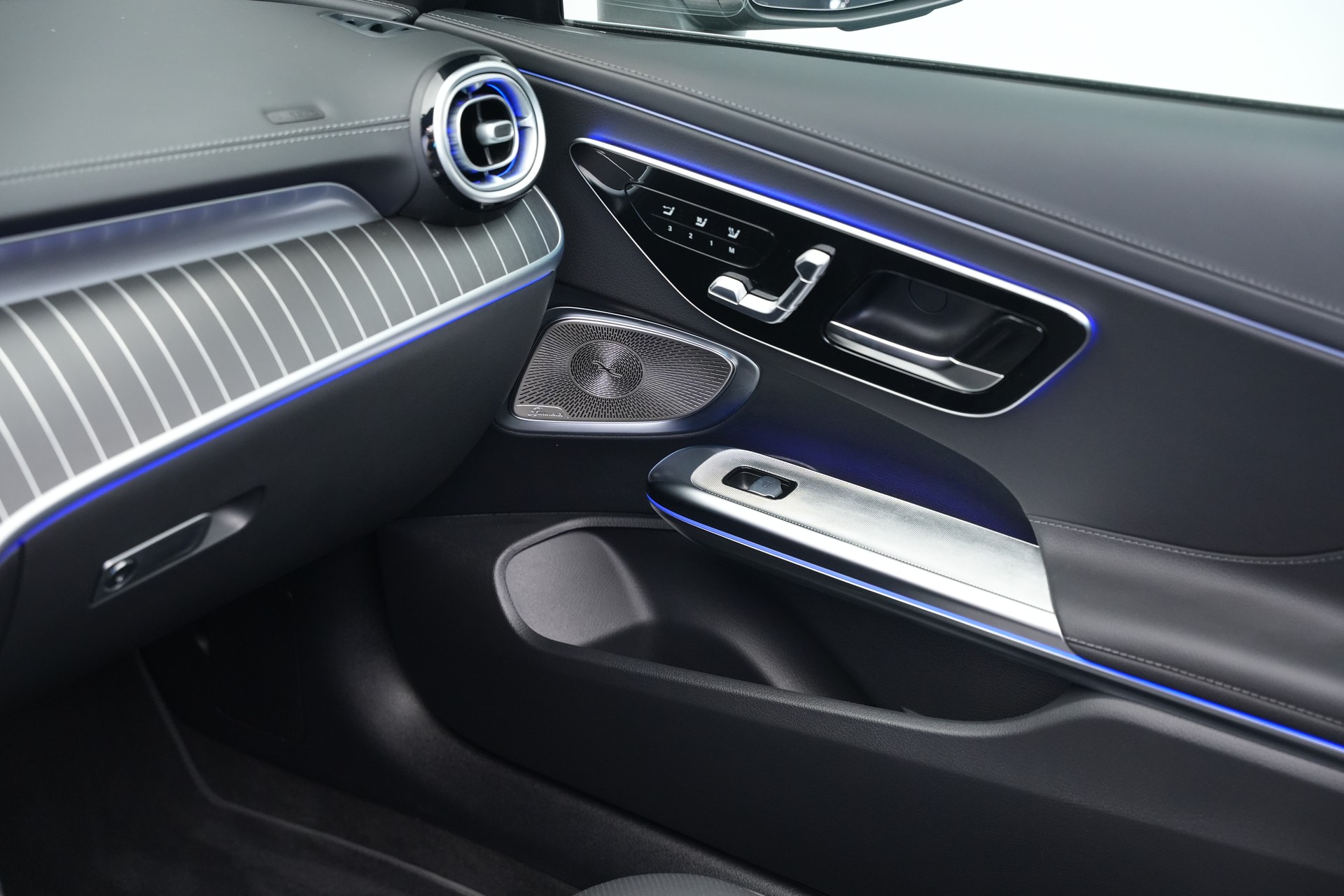MERCEDES-BENZ CLE 300 Cabrio 4Matic 9G-Tronic-image-27