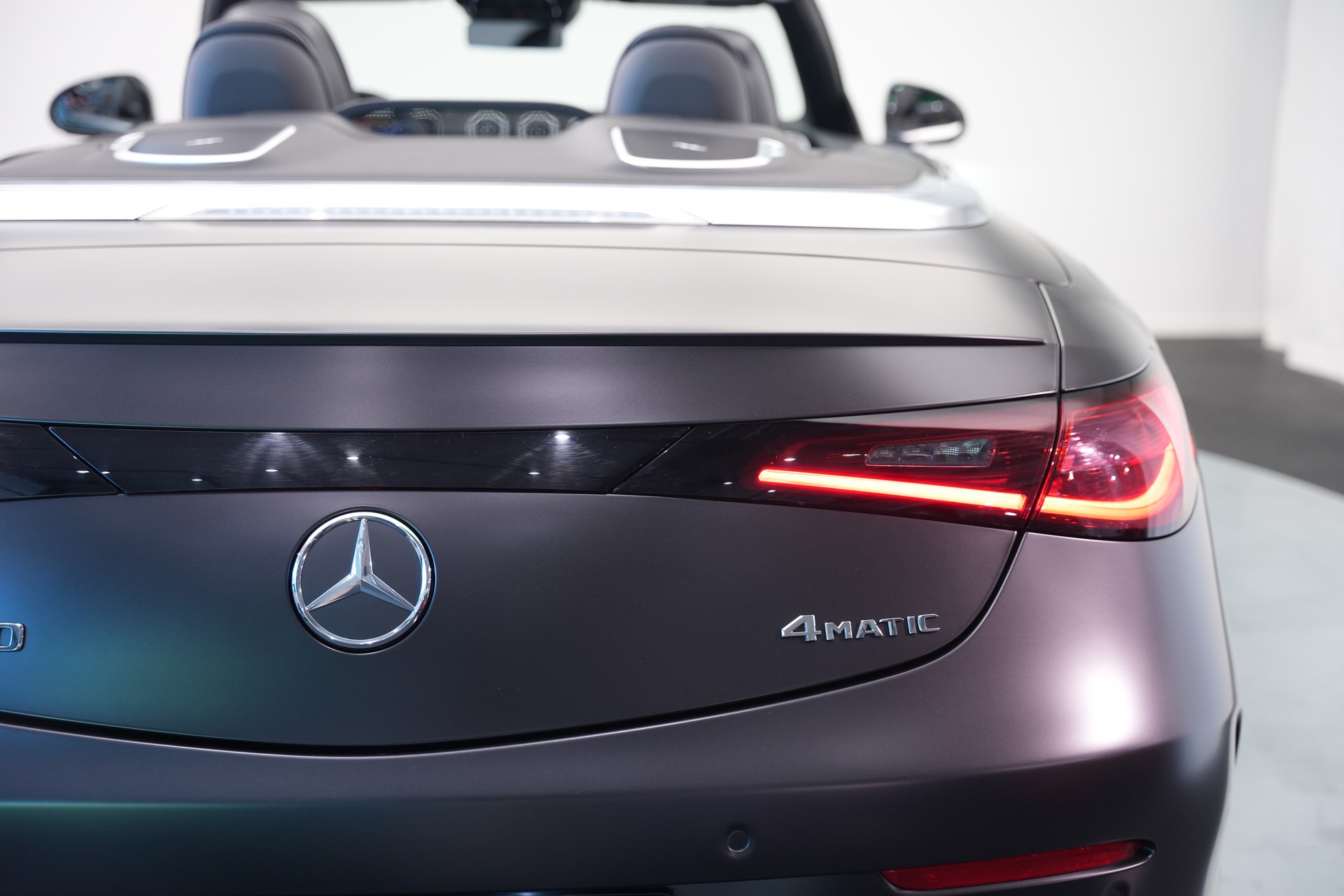 MERCEDES-BENZ CLE 300 Cabrio 4Matic 9G-Tronic-image-45