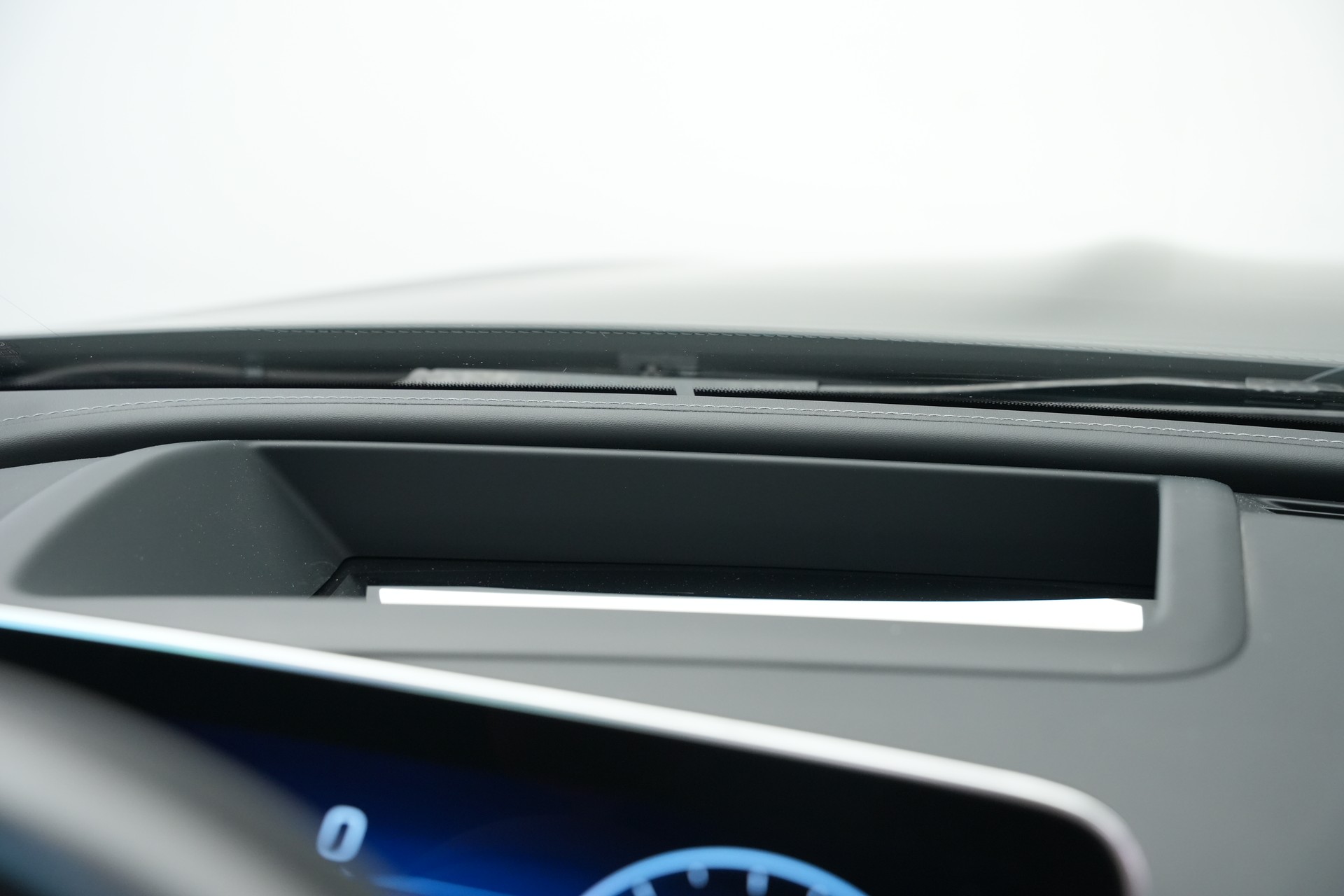 MERCEDES-BENZ CLE 300 Cabrio 4Matic 9G-Tronic-image-36