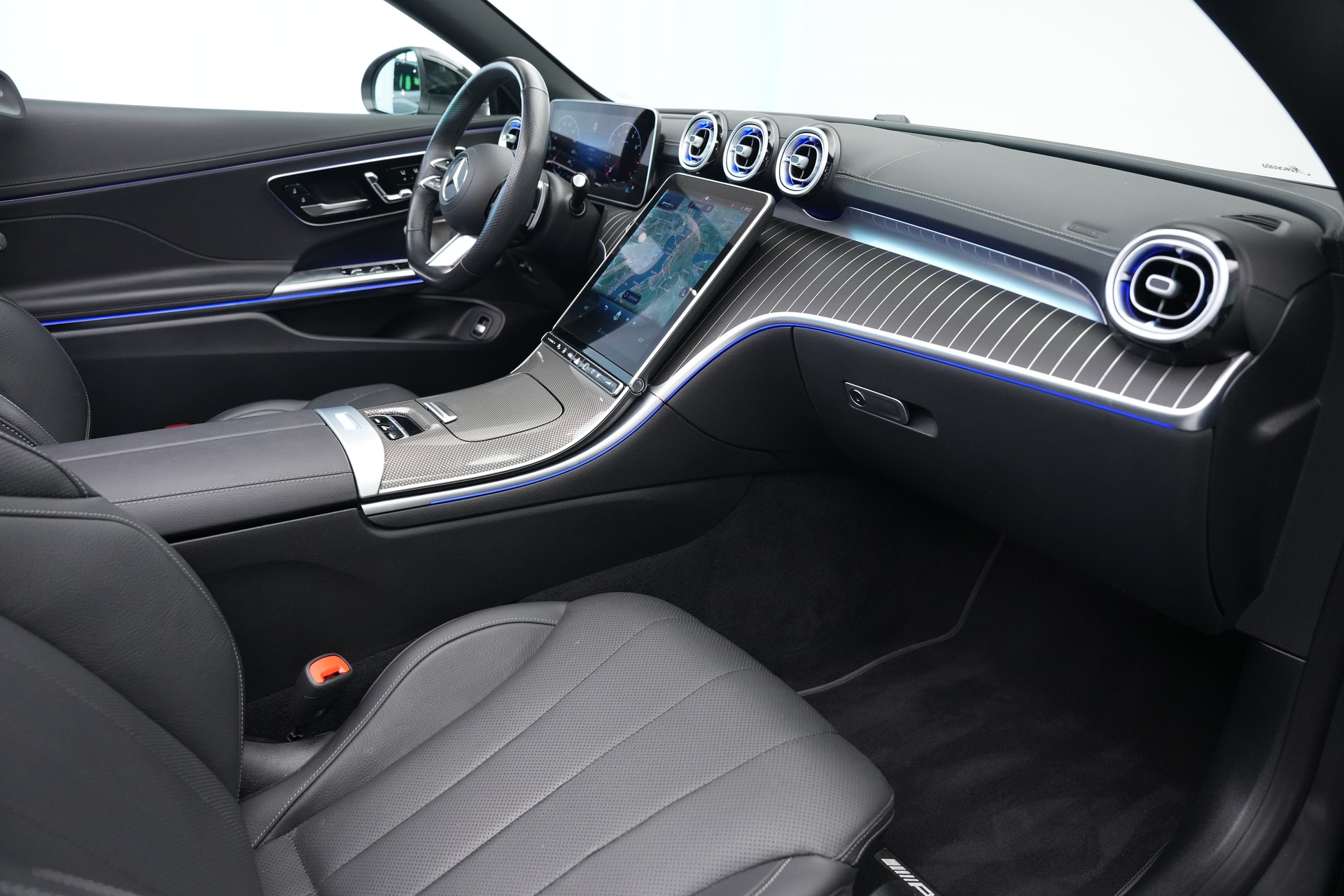 MERCEDES-BENZ CLE 300 Cabrio 4Matic 9G-Tronic-image-14
