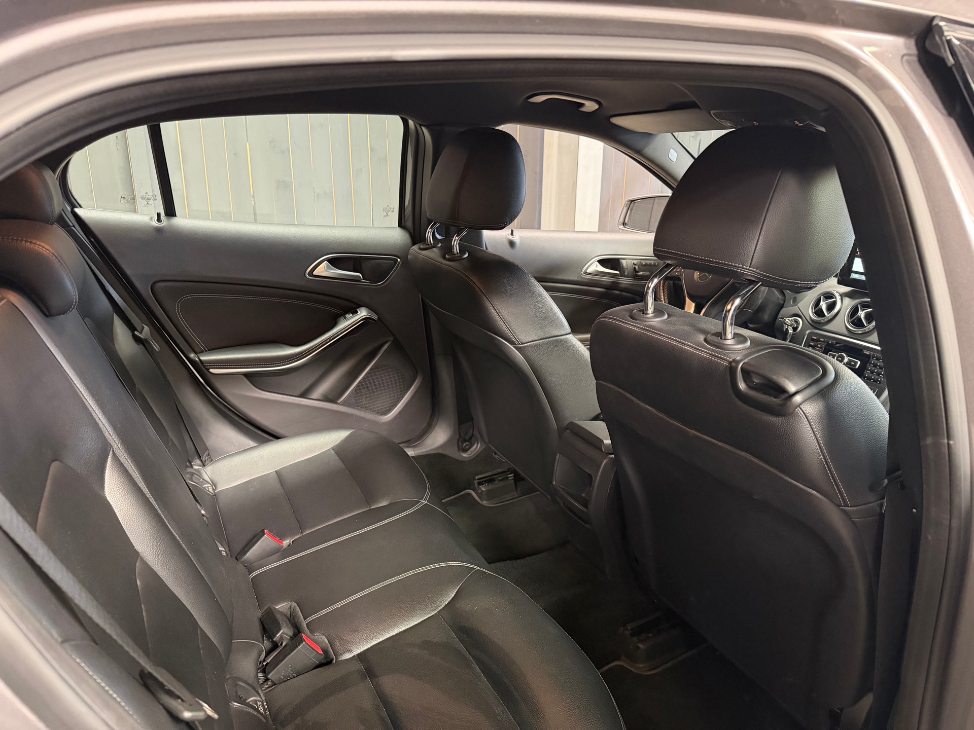 MERCEDES-BENZ GLA 220 CDI Style 4Matic 7G-DCT-image-10