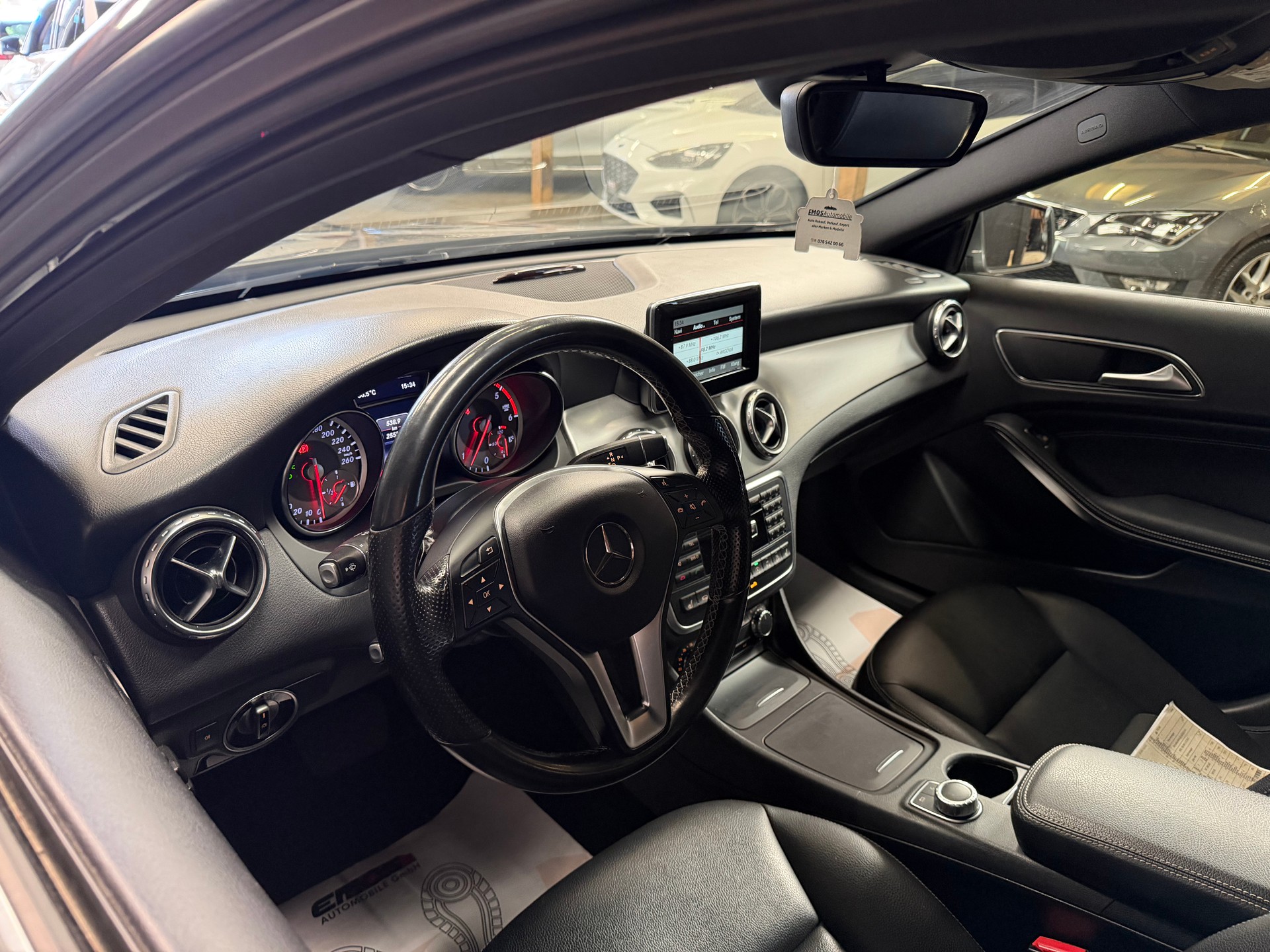 MERCEDES-BENZ GLA 220 CDI Style 4Matic 7G-DCT-image-9