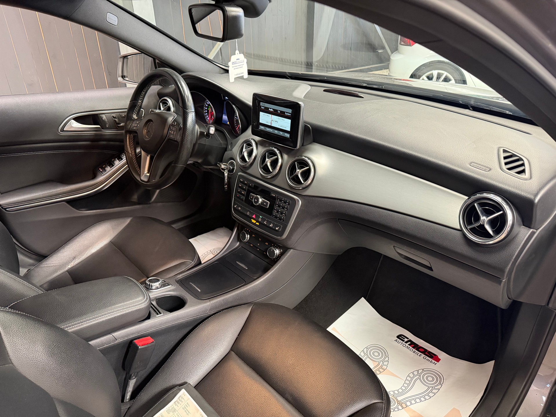 MERCEDES-BENZ GLA 220 CDI Style 4Matic 7G-DCT-image-8