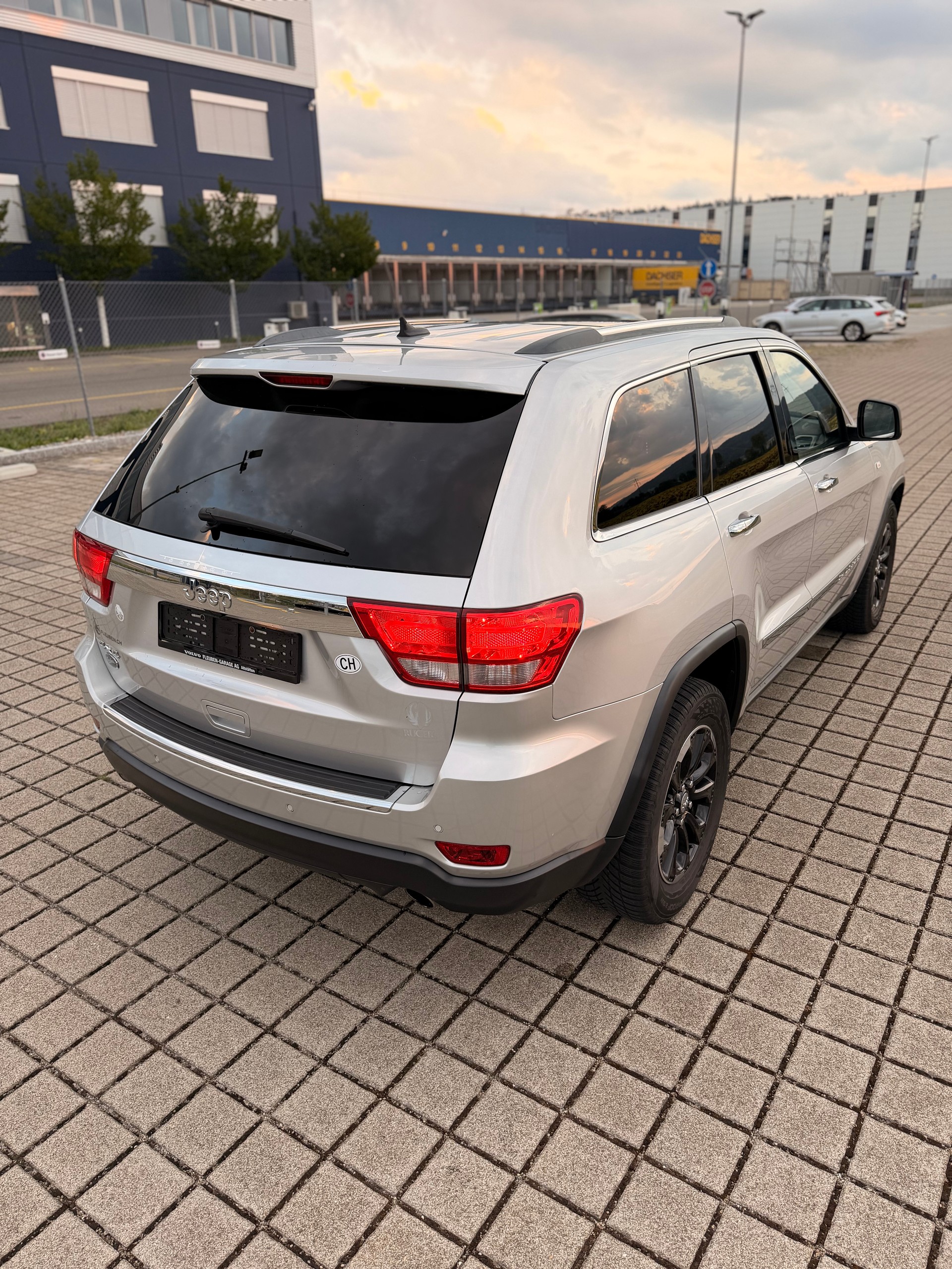 JEEP Grand Cherokee 3.6 V6 Overland Automatic-image-8