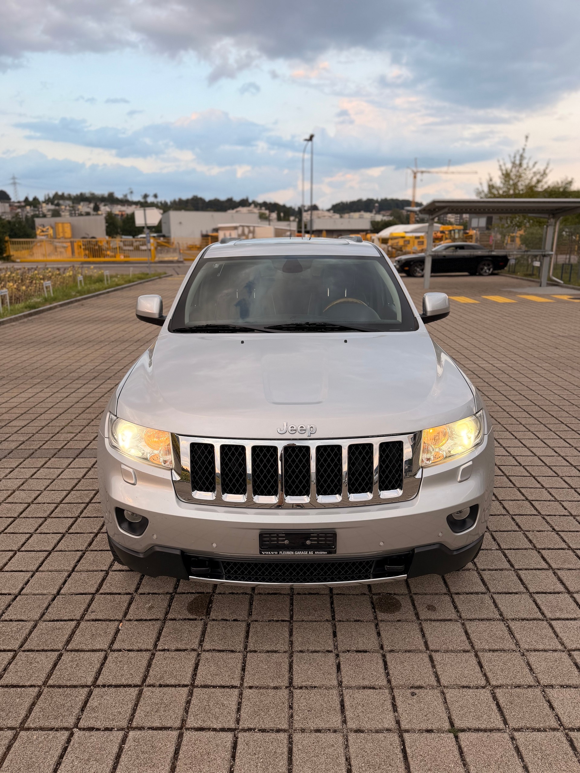 JEEP Grand Cherokee 3.6 V6 Overland Automatic-showroom-element-3