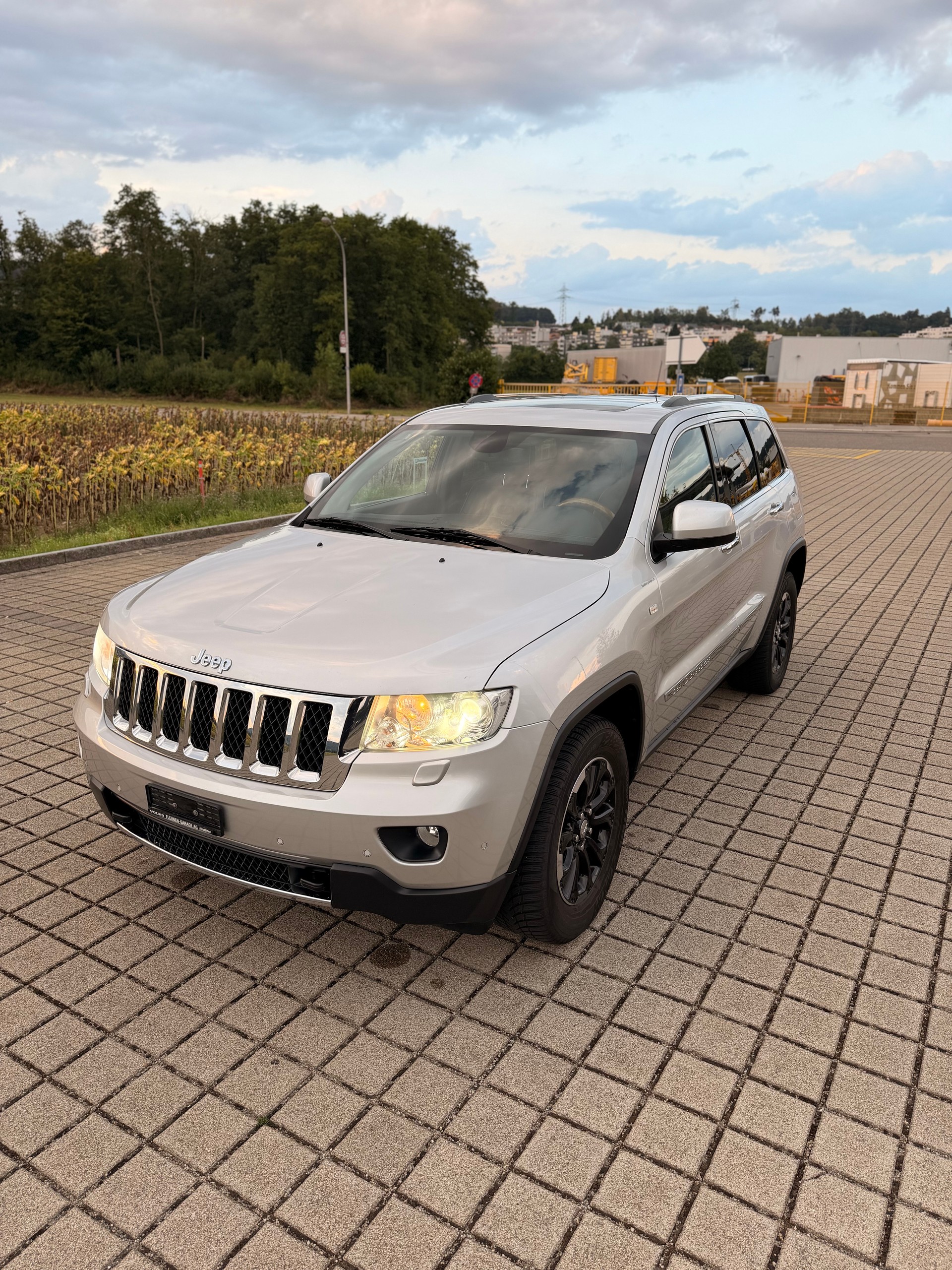 JEEP Grand Cherokee 3.6 V6 Overland Automatic-showroom-element-1