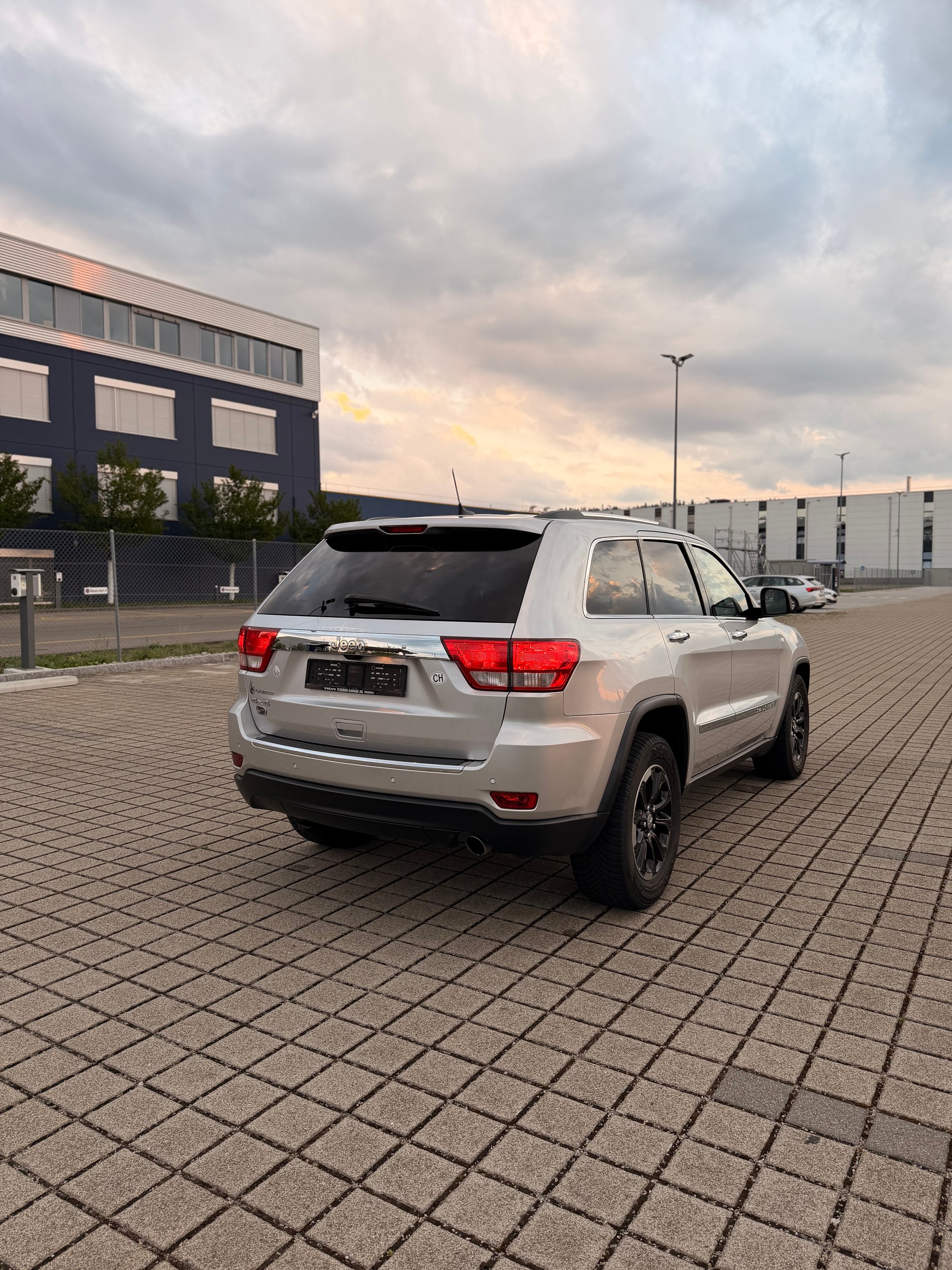 JEEP Grand Cherokee 3.6 V6 Overland Automatic-image-7