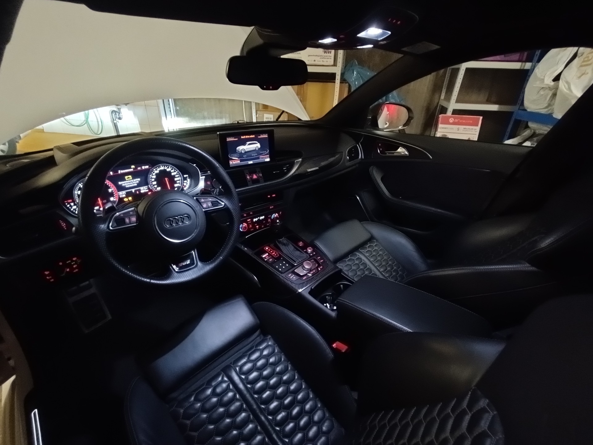 AUDI 4.0 V8 TFSI perform. qu. T-Tr.-image-4