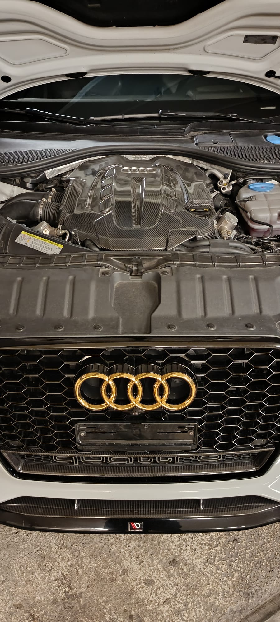 AUDI 4.0 V8 TFSI perform. qu. T-Tr.-image-3
