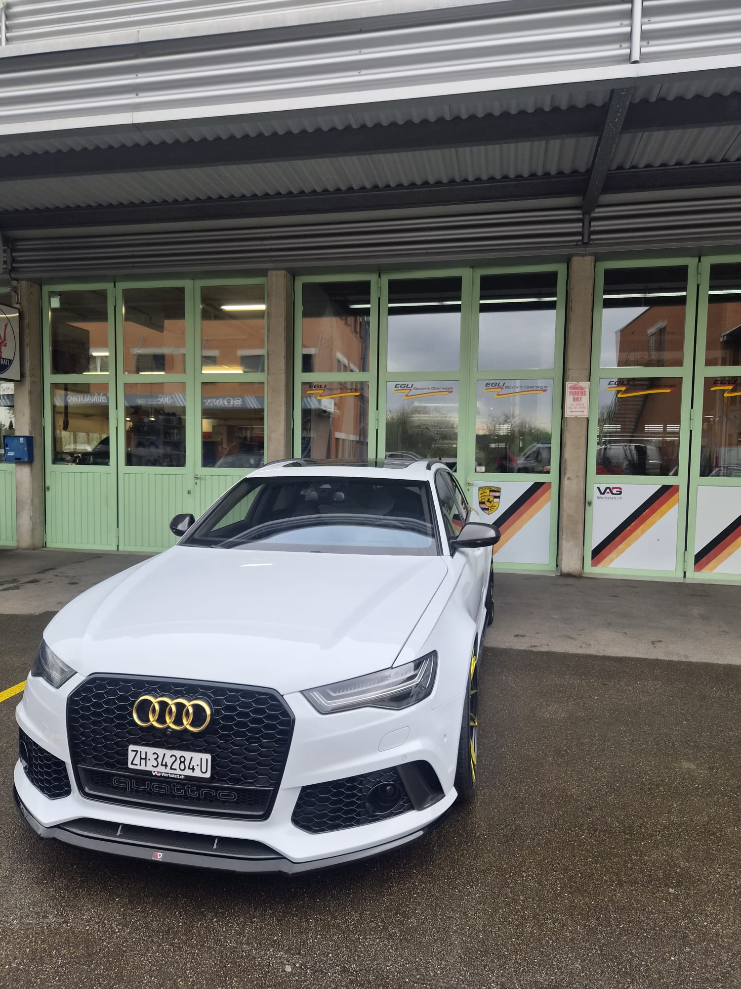 AUDI 4.0 V8 TFSI perform. qu. T-Tr.-image-1
